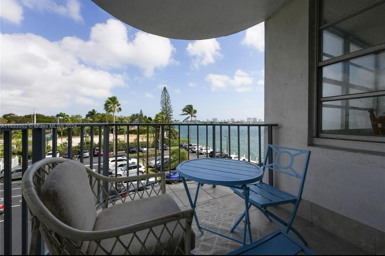 11930 N Bayshore #302, North Miami FL 33181