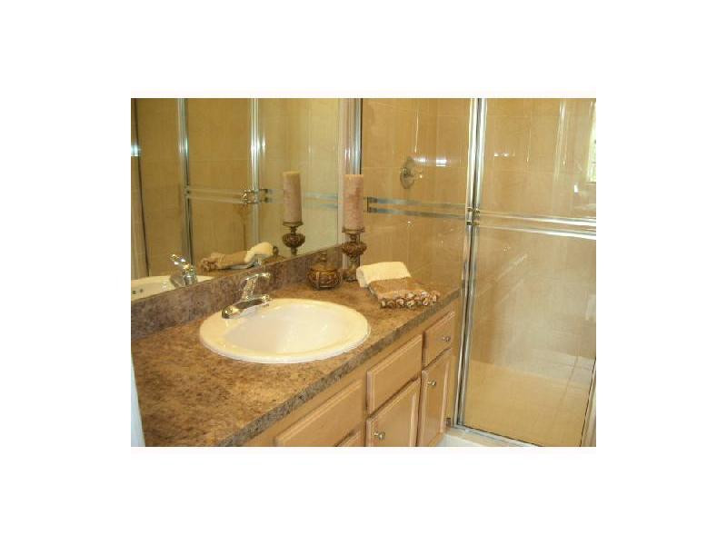 6729 Coral Lake #6729, Margate FL 33063