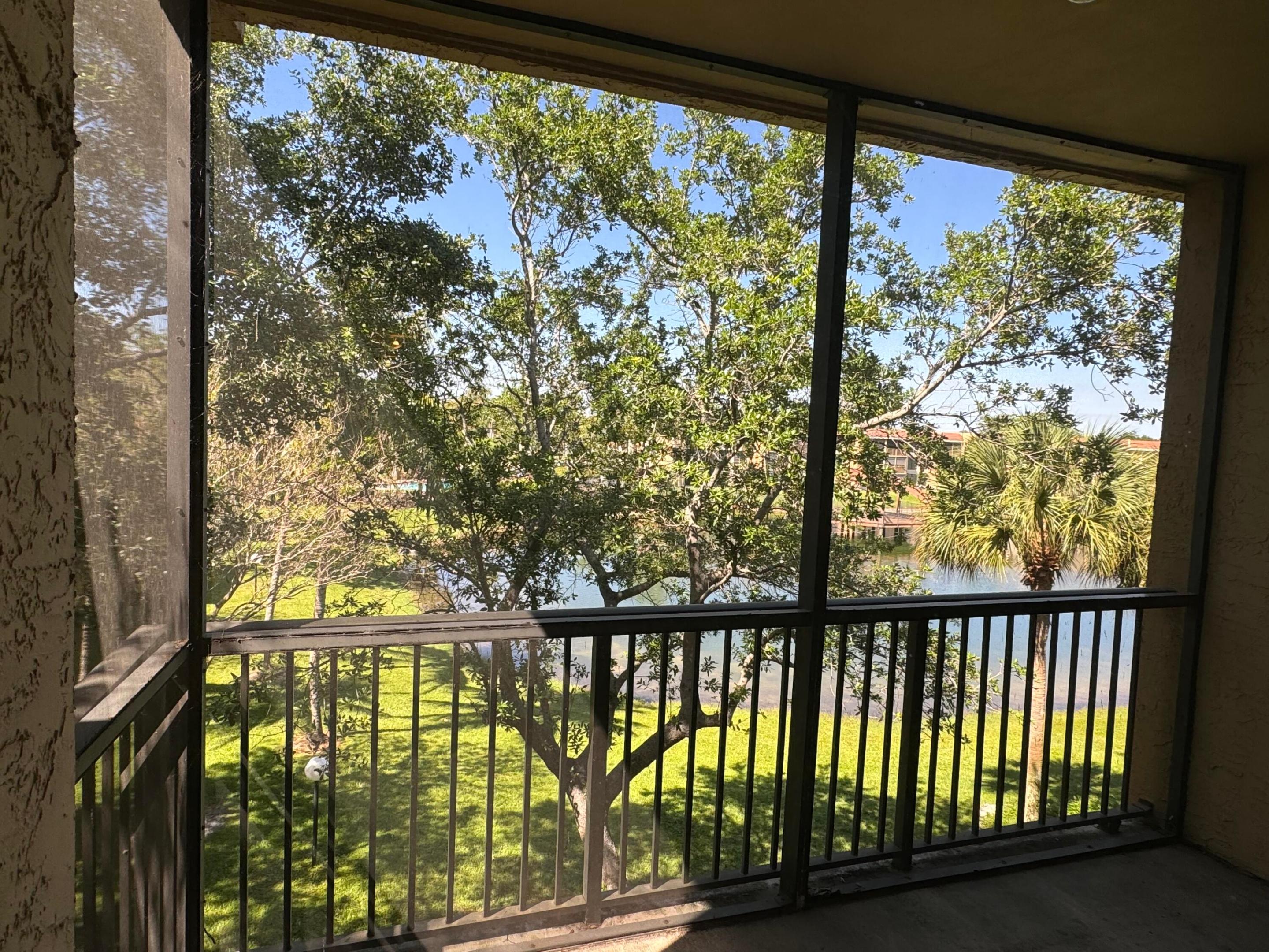 6729 Coral Lake #6729, Margate FL 33063