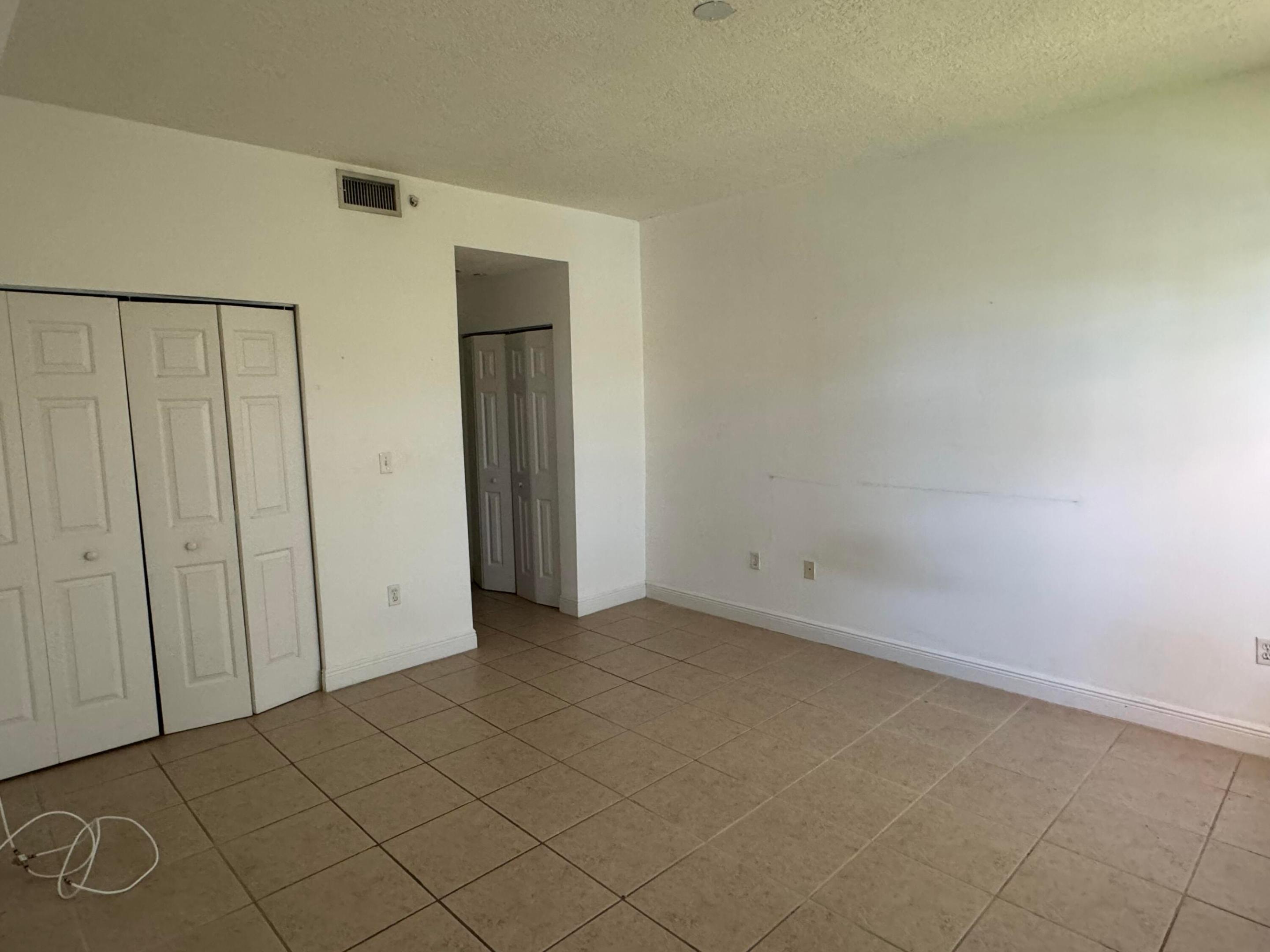 6729 Coral Lake #6729, Margate FL 33063