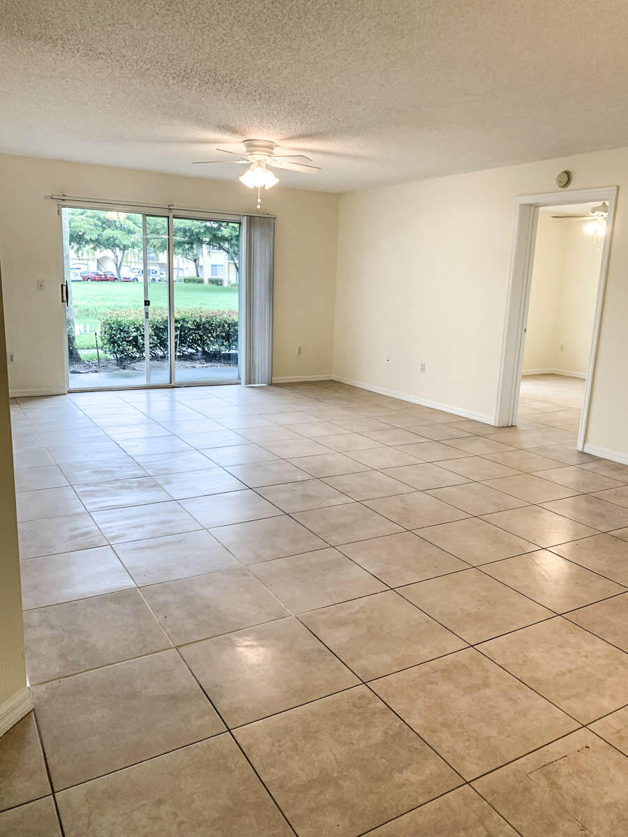 500 N Crestwood Ct #502, Royal Palm Beach FL 33411