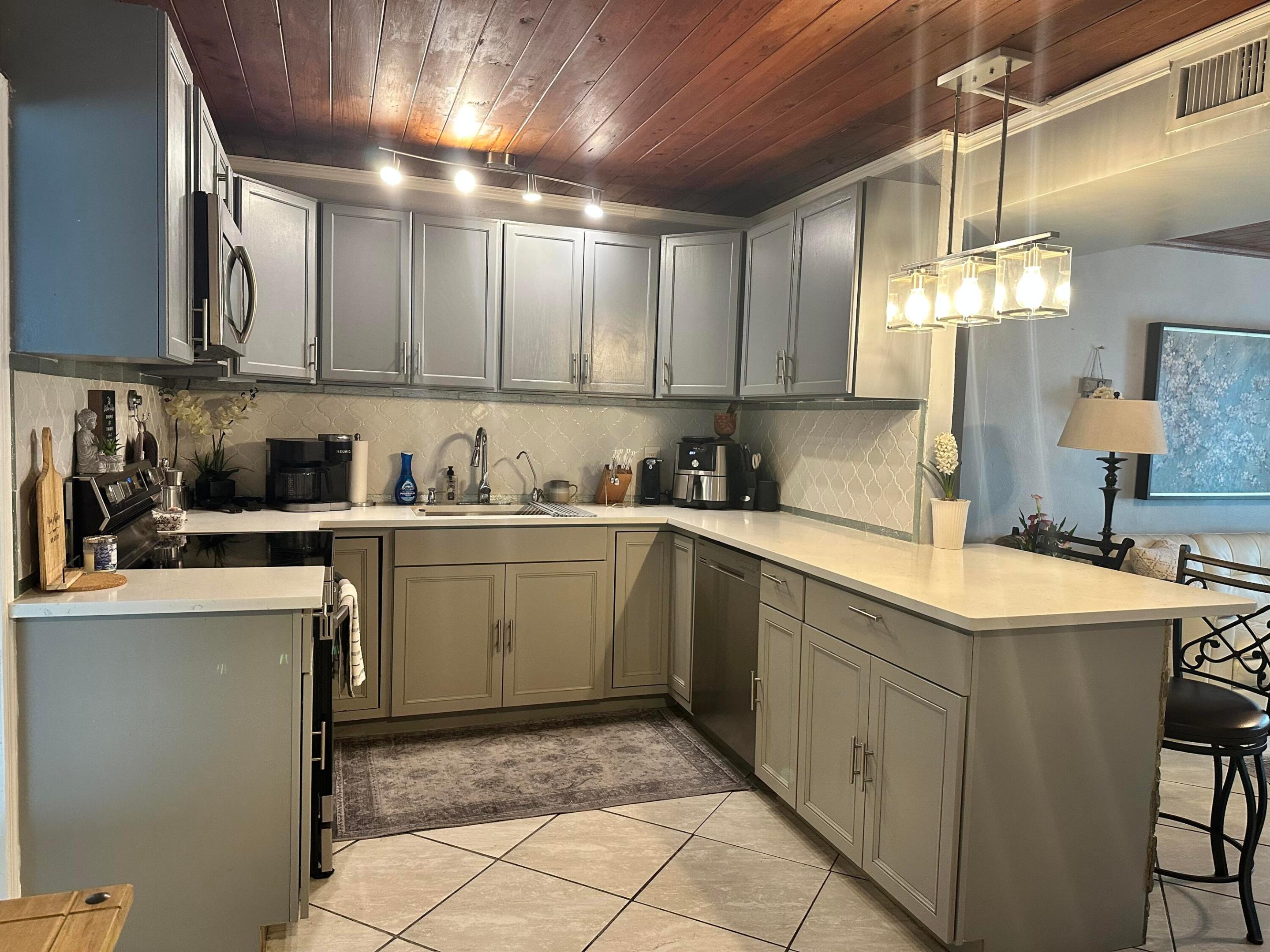 800 Ivory, Haverhill FL 33415