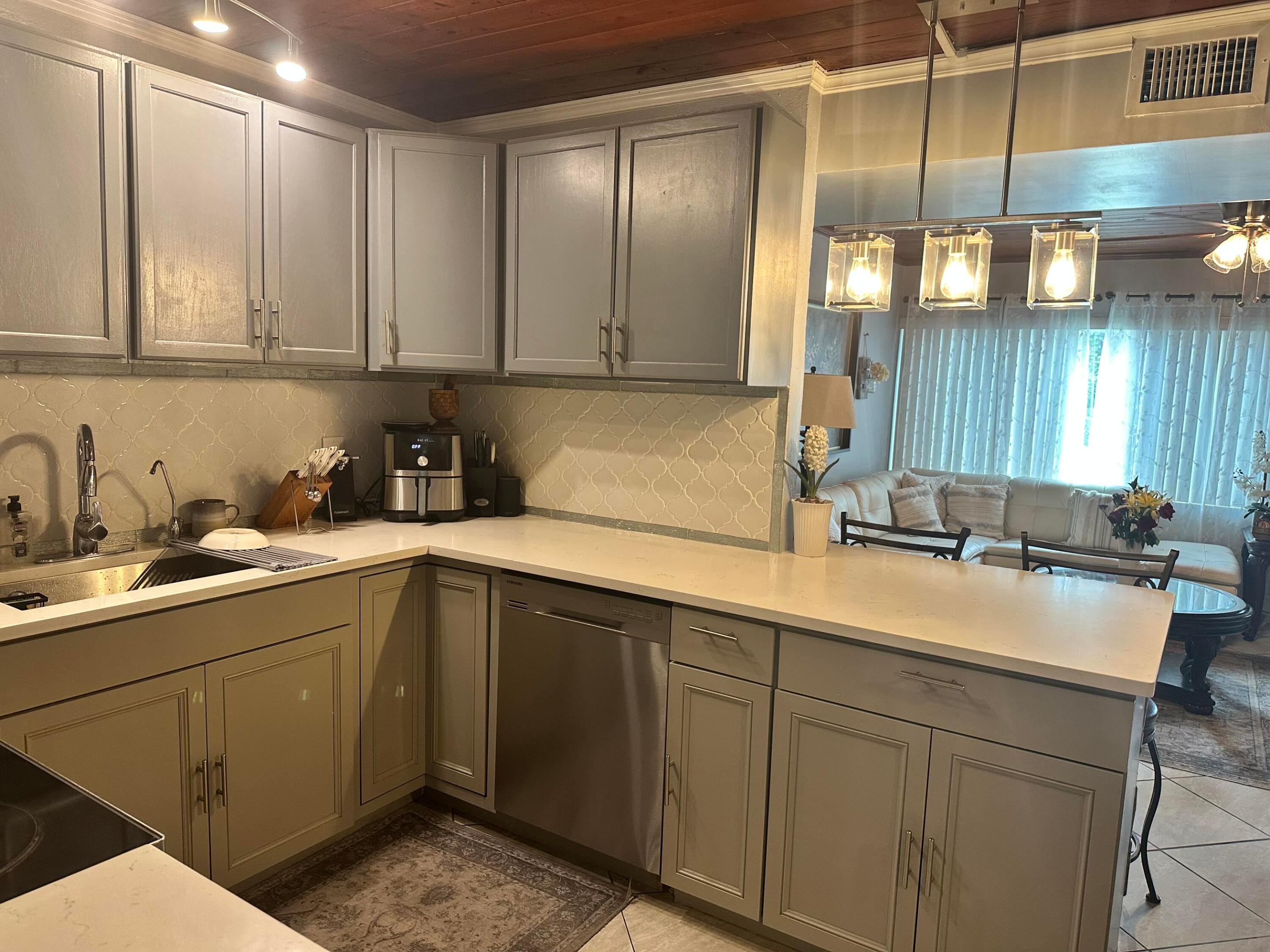 800 Ivory, Haverhill FL 33415