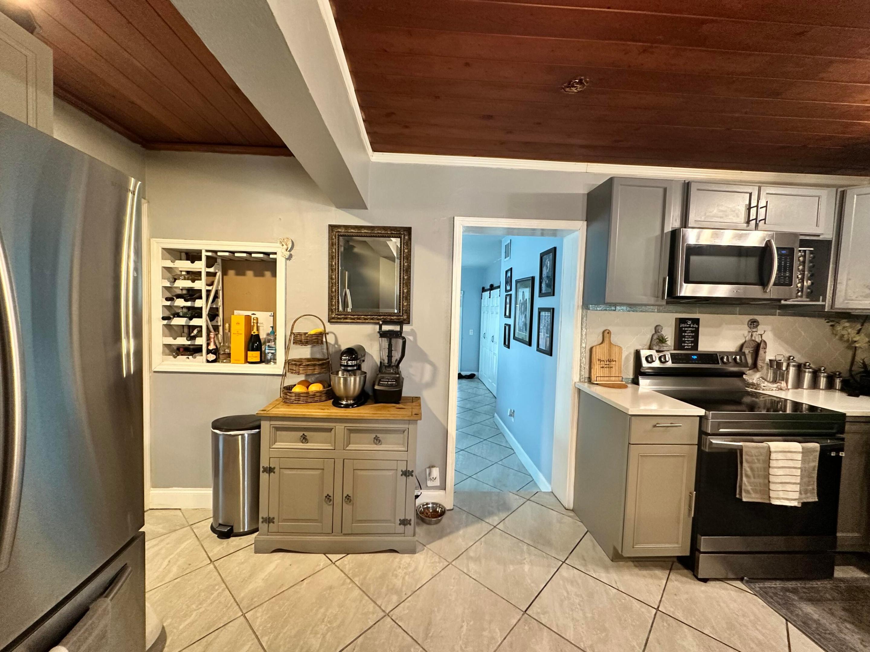 800 Ivory, Haverhill FL 33415