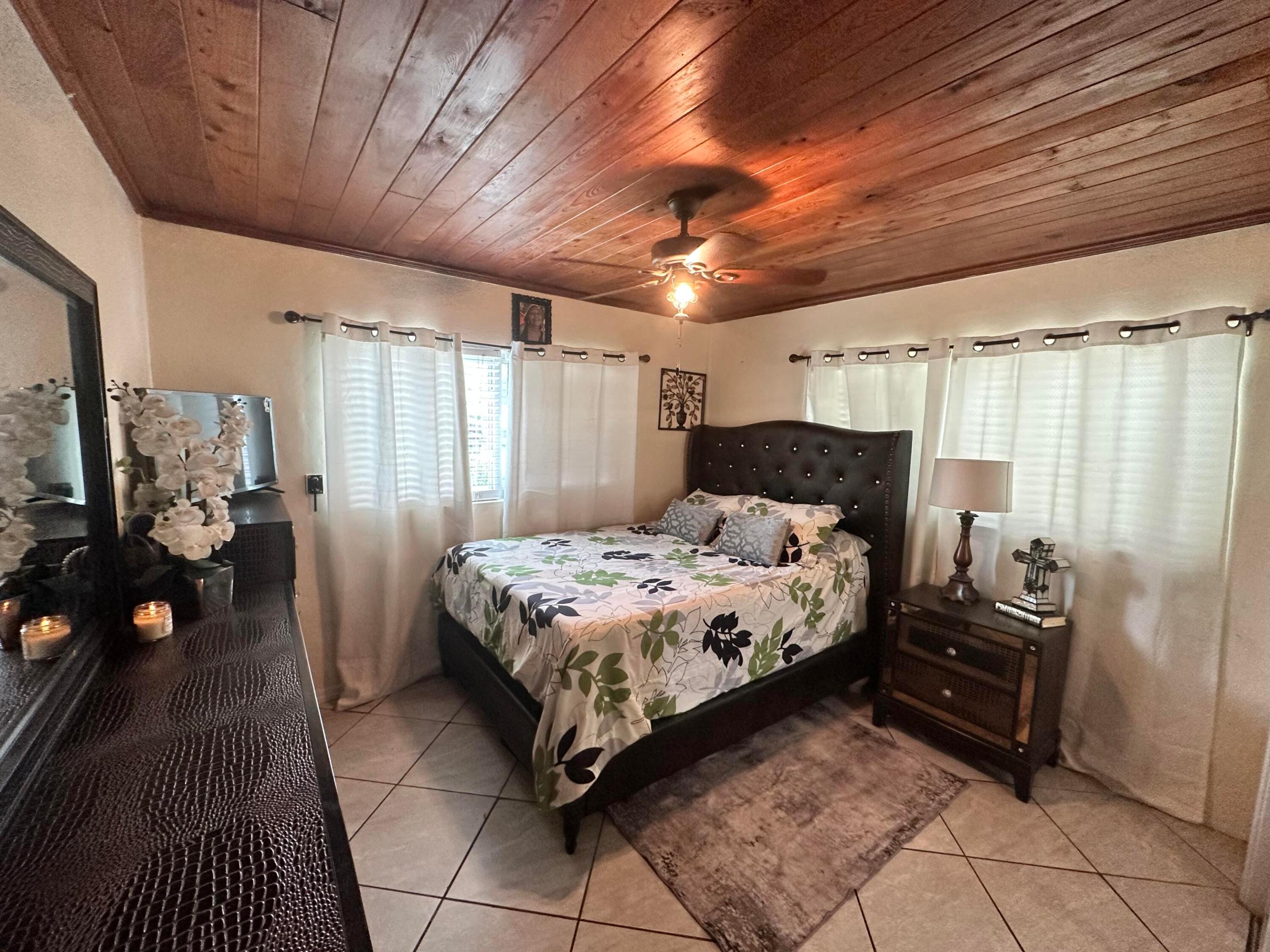 800 Ivory, Haverhill FL 33415
