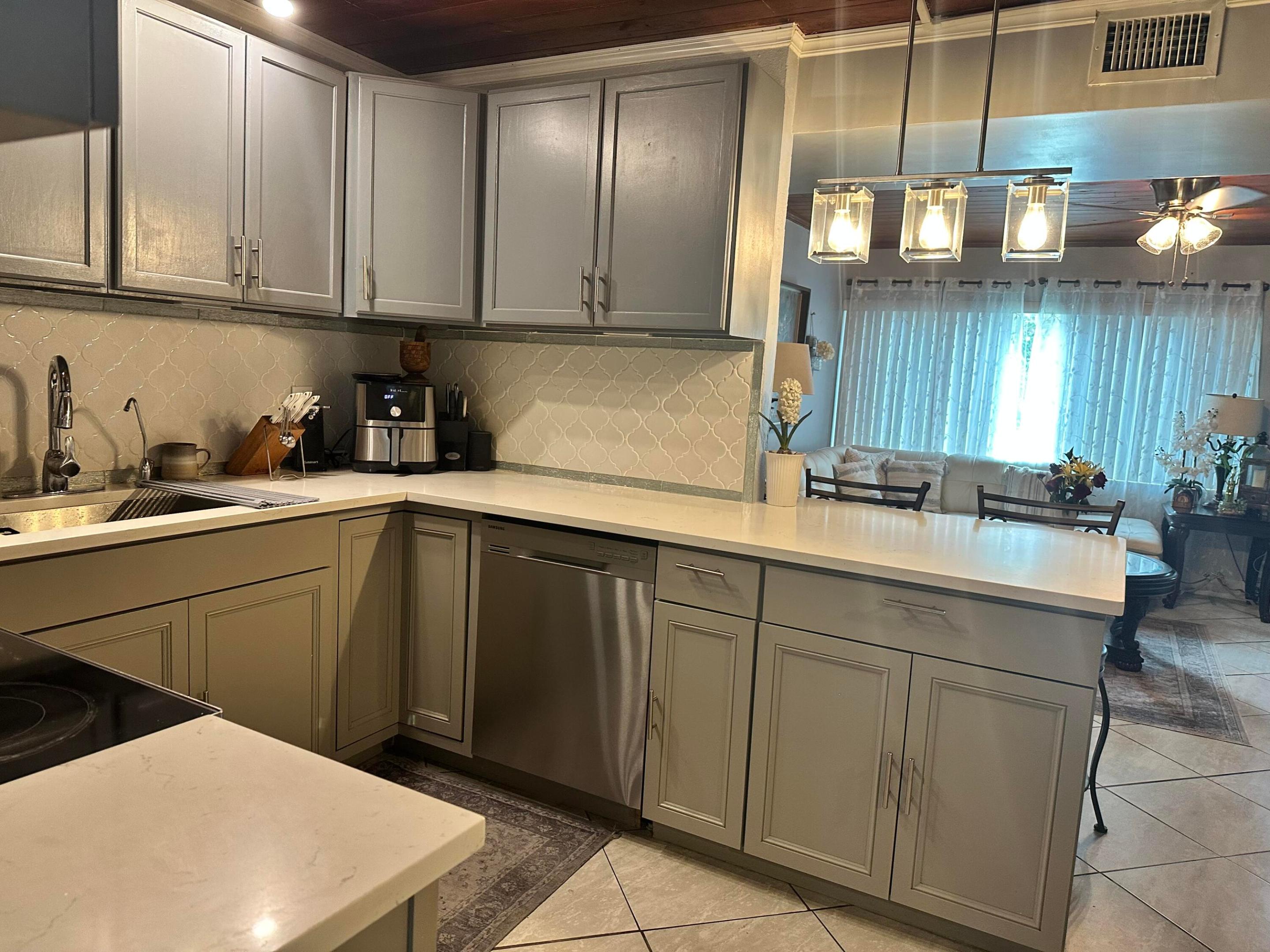 800 Ivory, Haverhill FL 33415