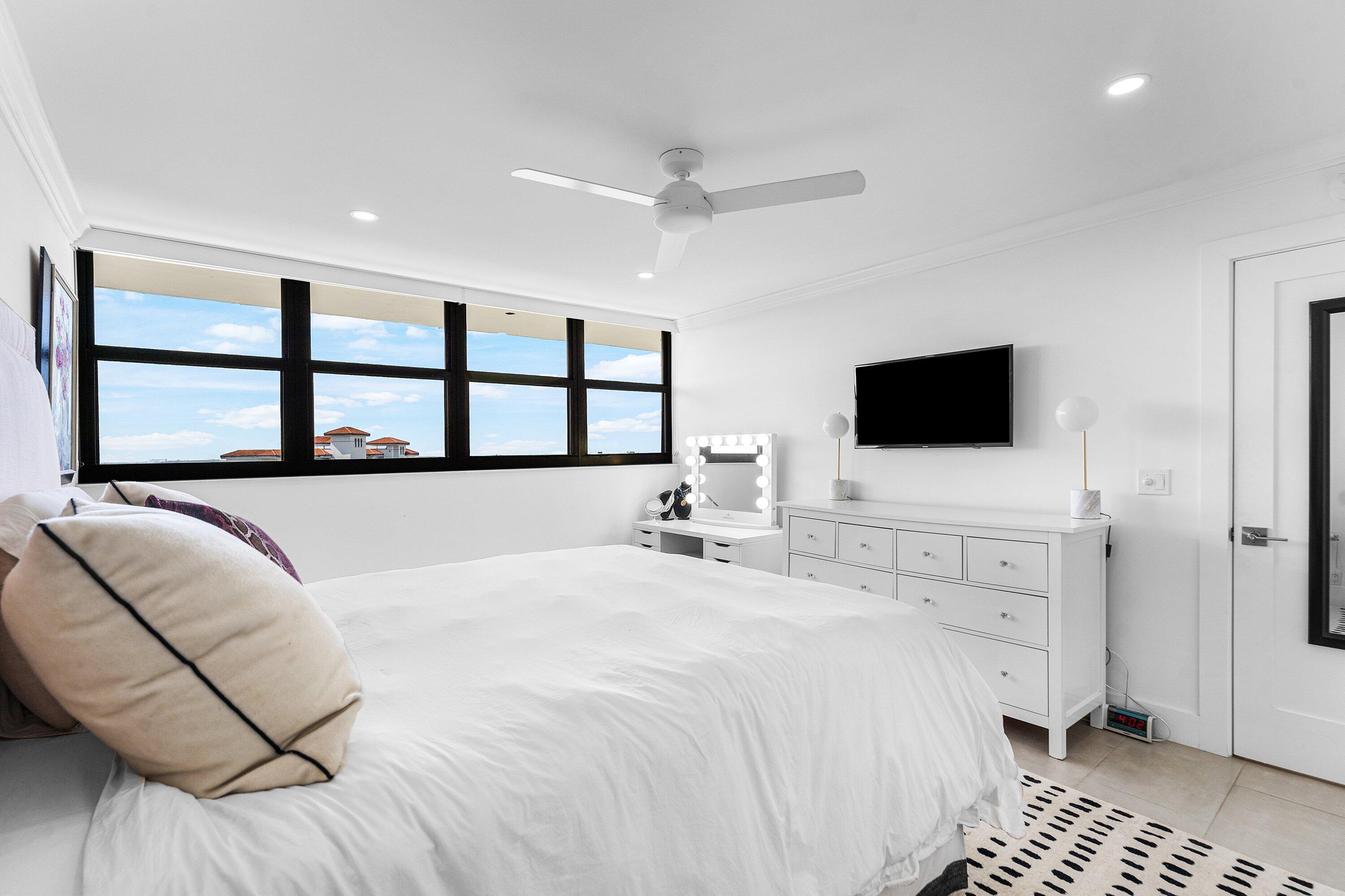 336 Golfview #Ph 12, North Palm Beach FL 33408