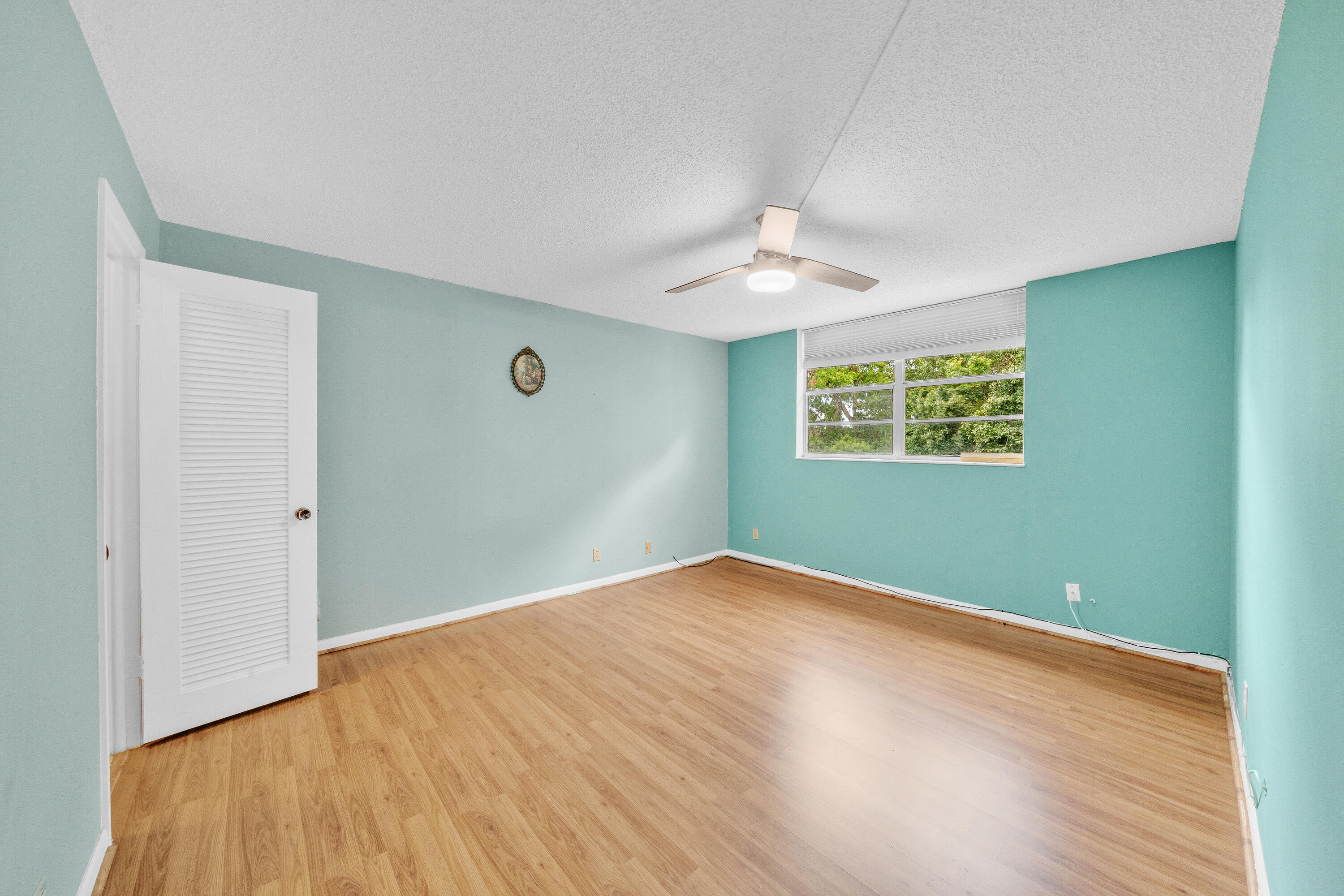 3070 NW 48th #405, Lauderdale Lakes FL 33313