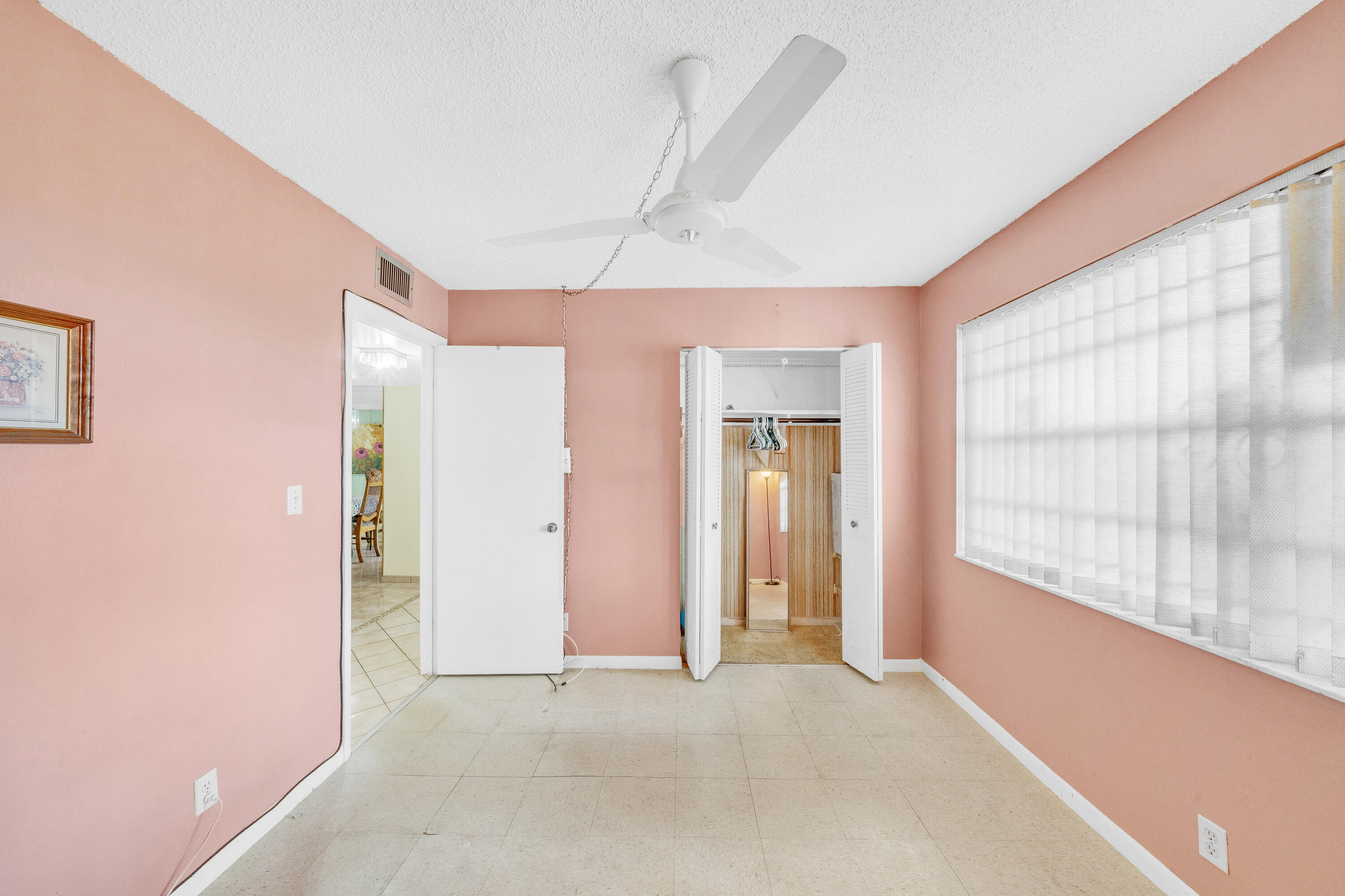 3070 NW 48th #405, Lauderdale Lakes FL 33313