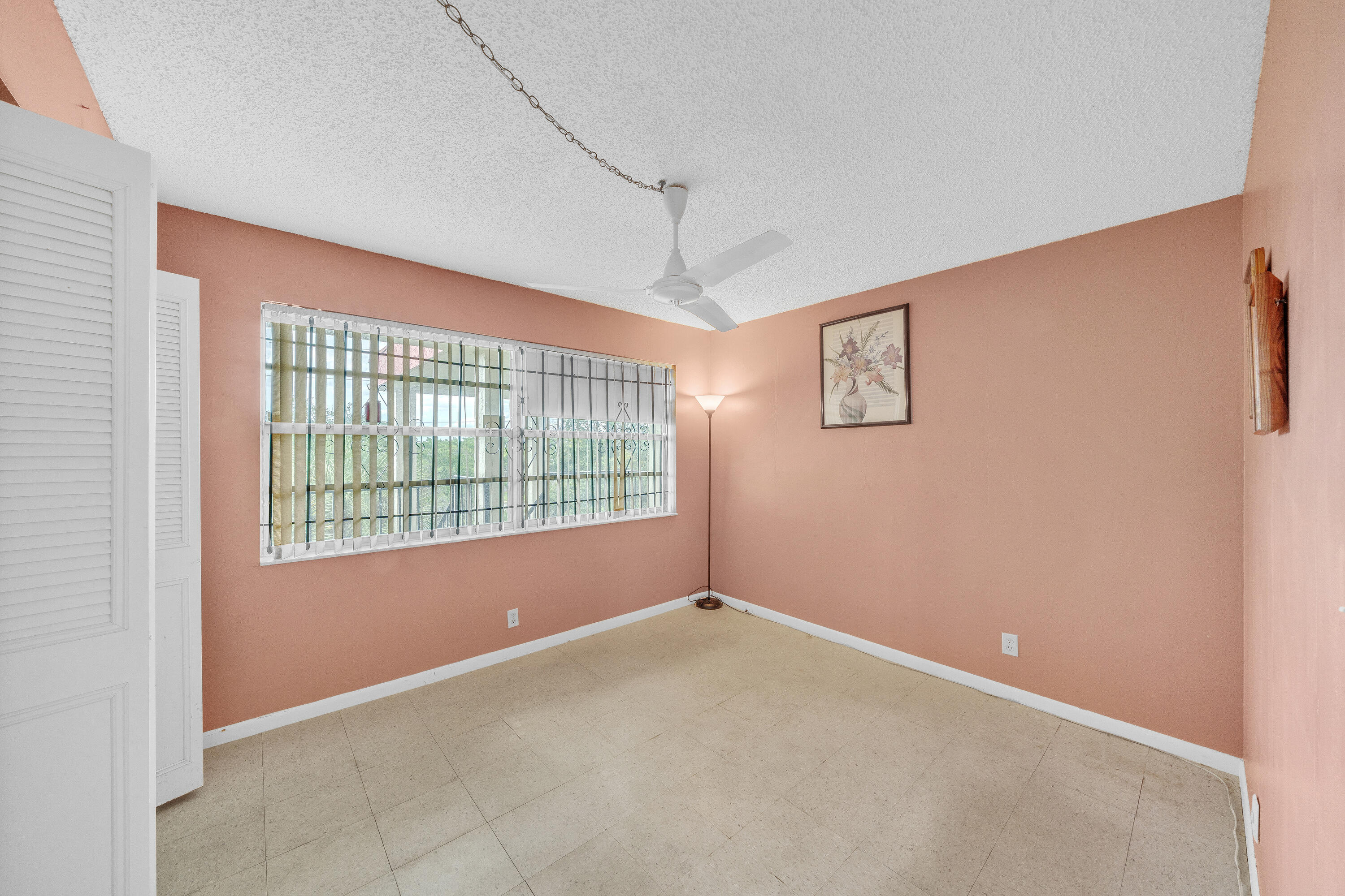 3070 NW 48th #405, Lauderdale Lakes FL 33313