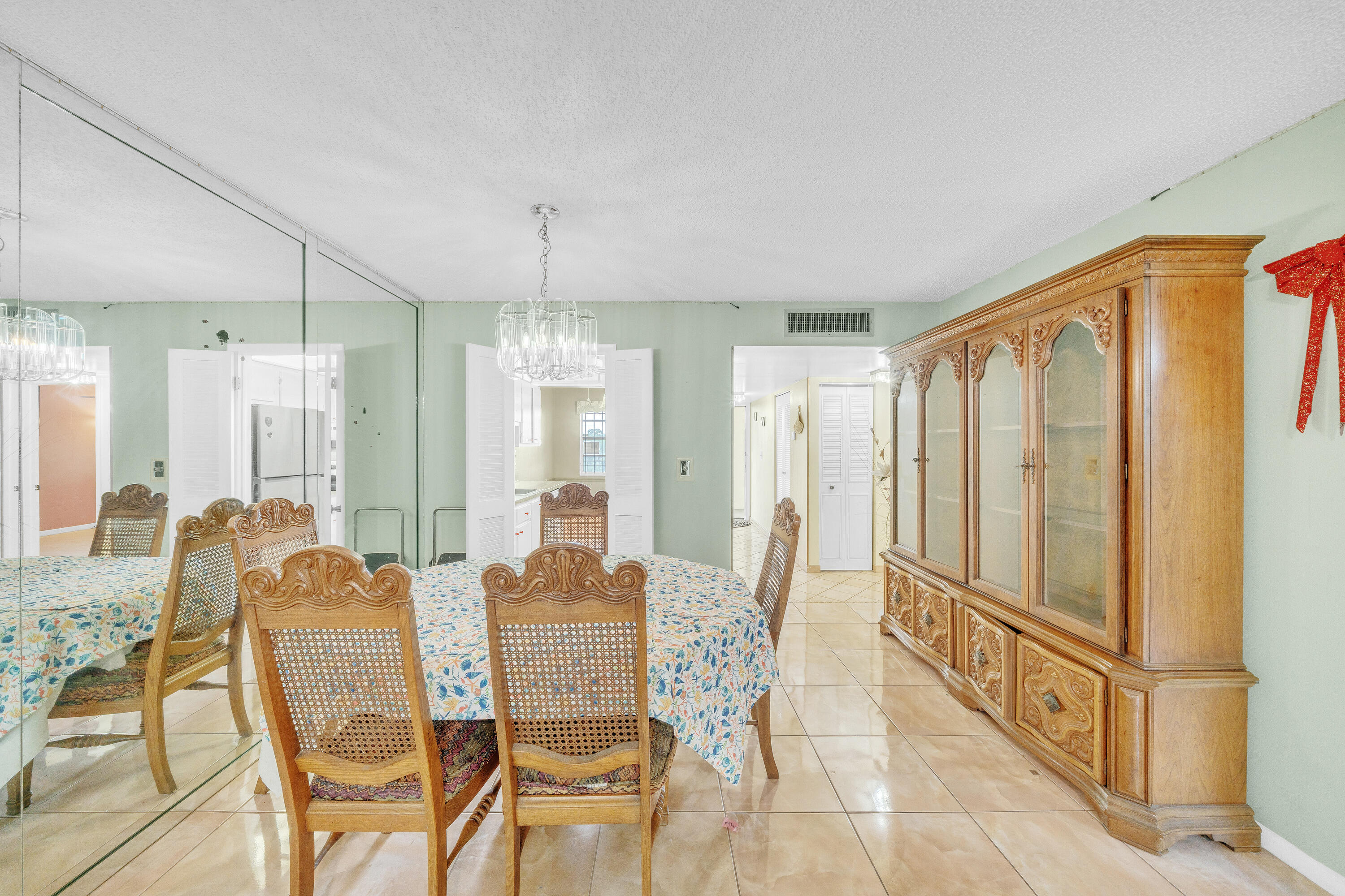 3070 NW 48th #405, Lauderdale Lakes FL 33313