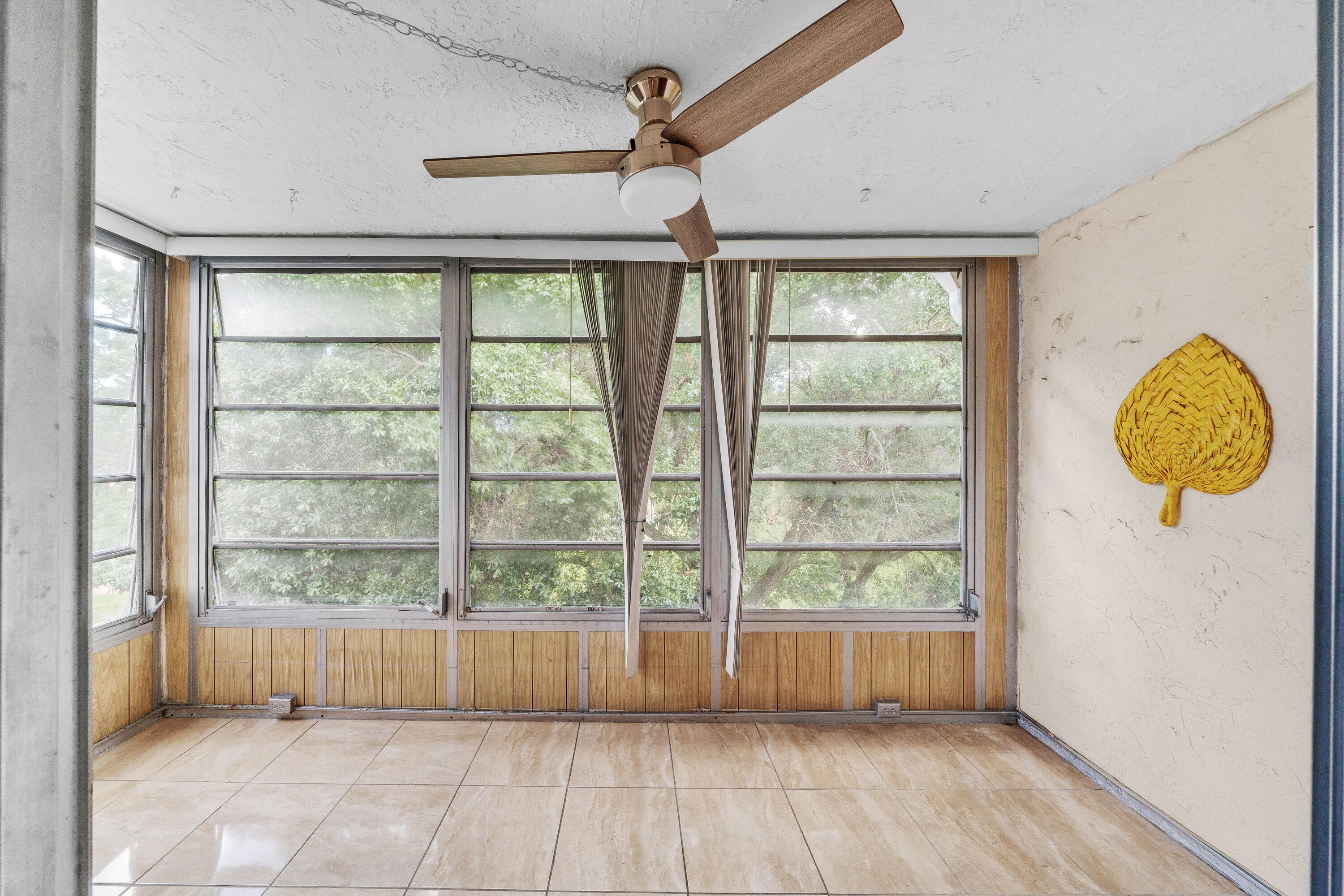 3070 NW 48th #405, Lauderdale Lakes FL 33313