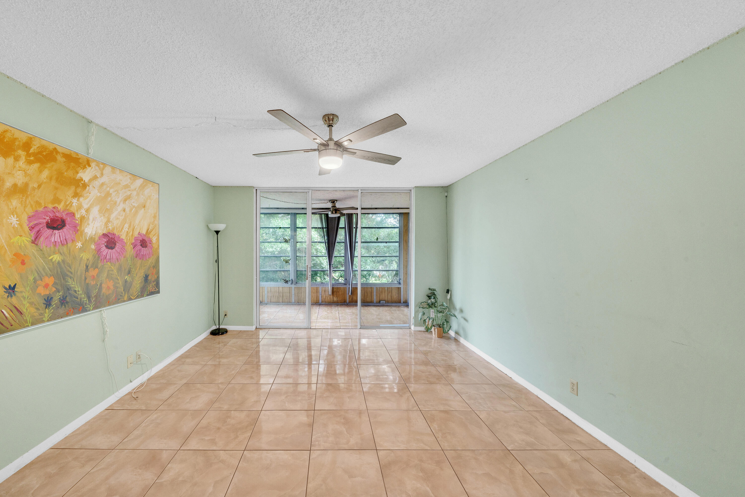 3070 NW 48th #405, Lauderdale Lakes FL 33313
