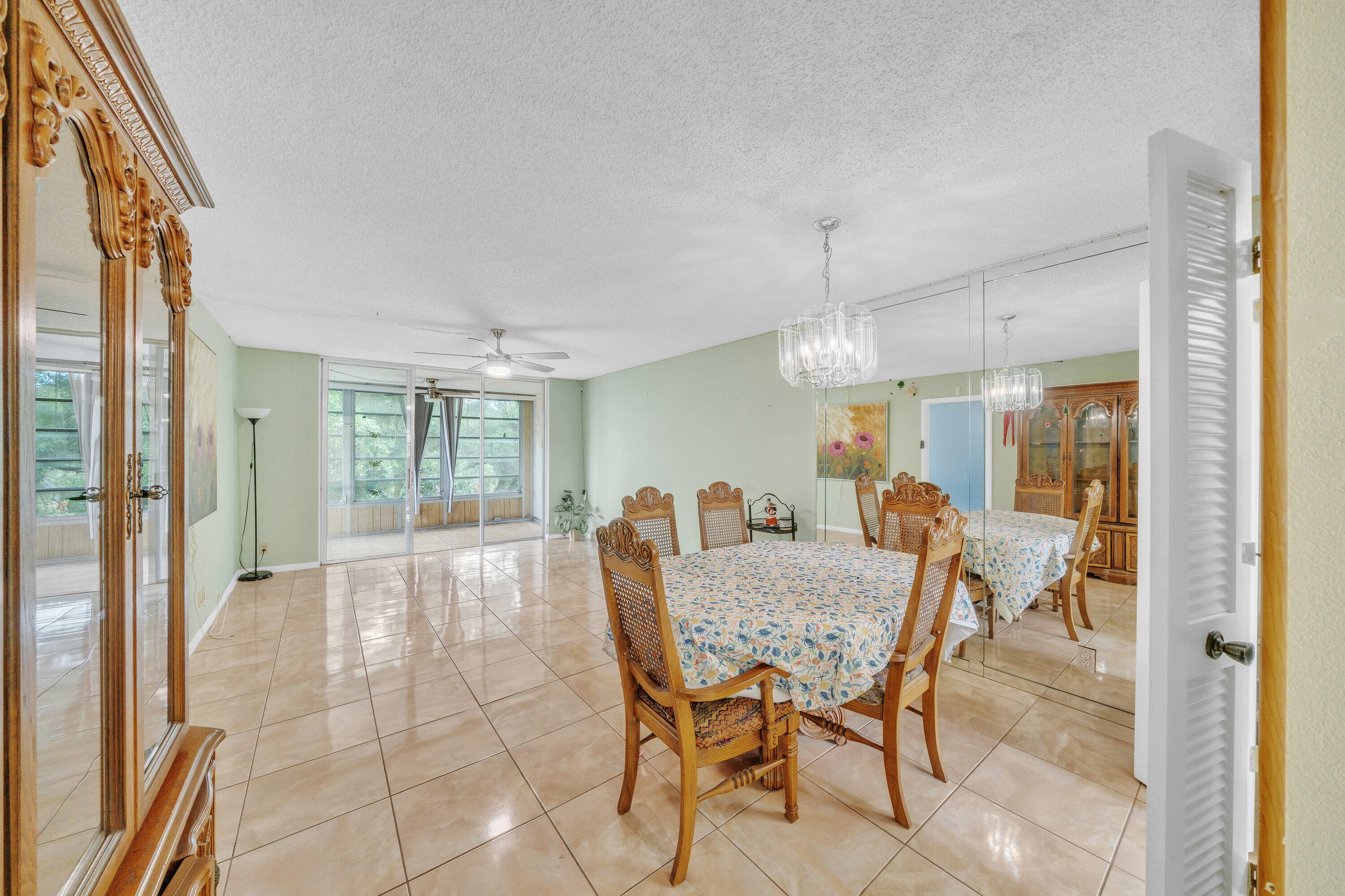 3070 NW 48th #405, Lauderdale Lakes FL 33313