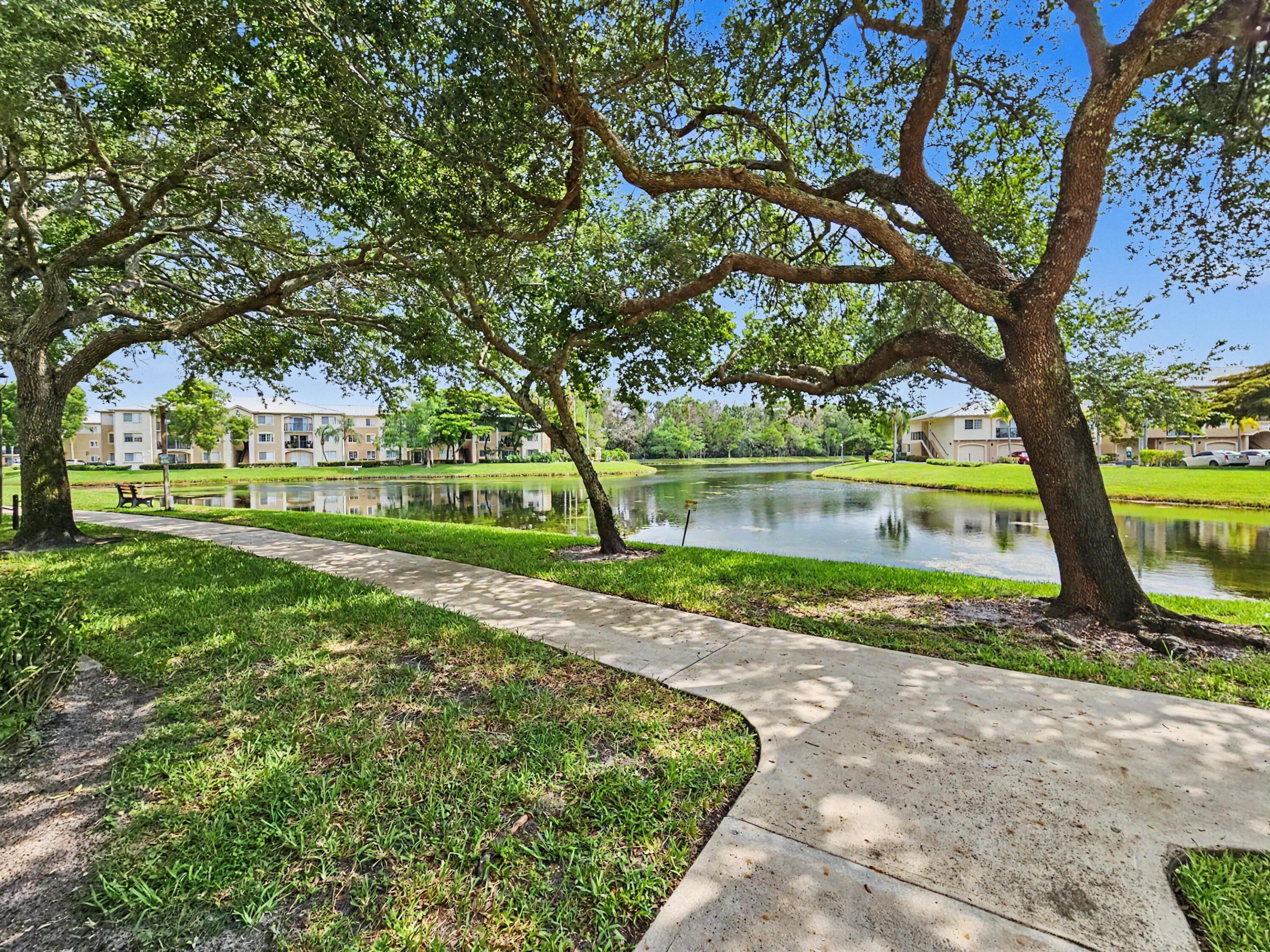 500 Crestwood #504, Royal Palm Beach FL 33411