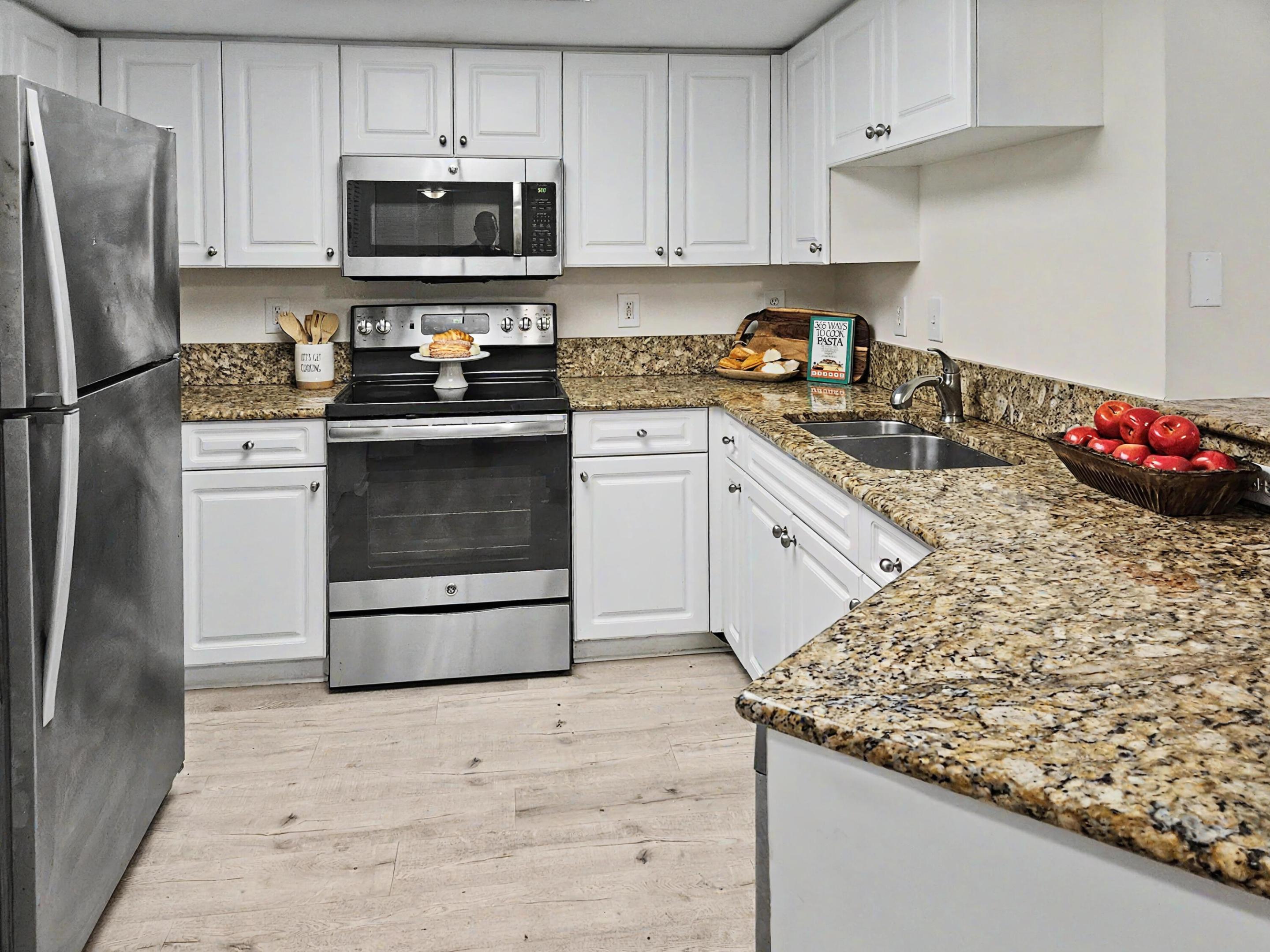 500 Crestwood #504, Royal Palm Beach FL 33411