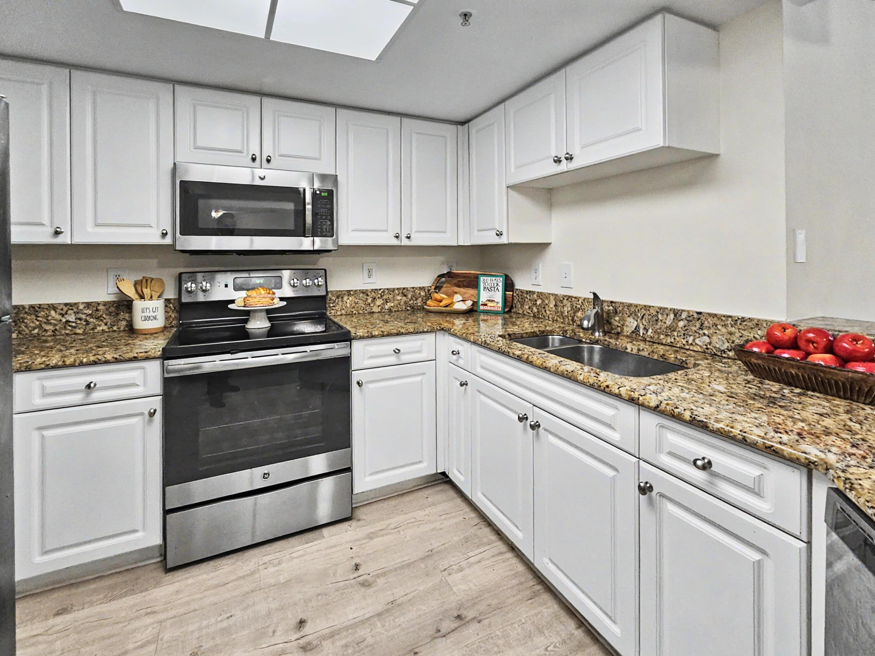500 Crestwood #504, Royal Palm Beach FL 33411