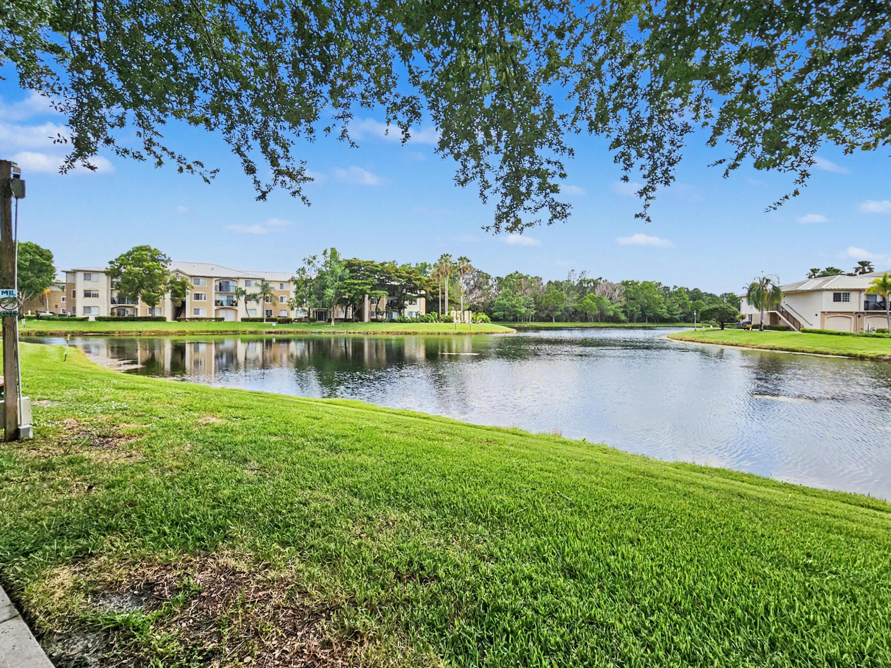 500 Crestwood #504, Royal Palm Beach FL 33411
