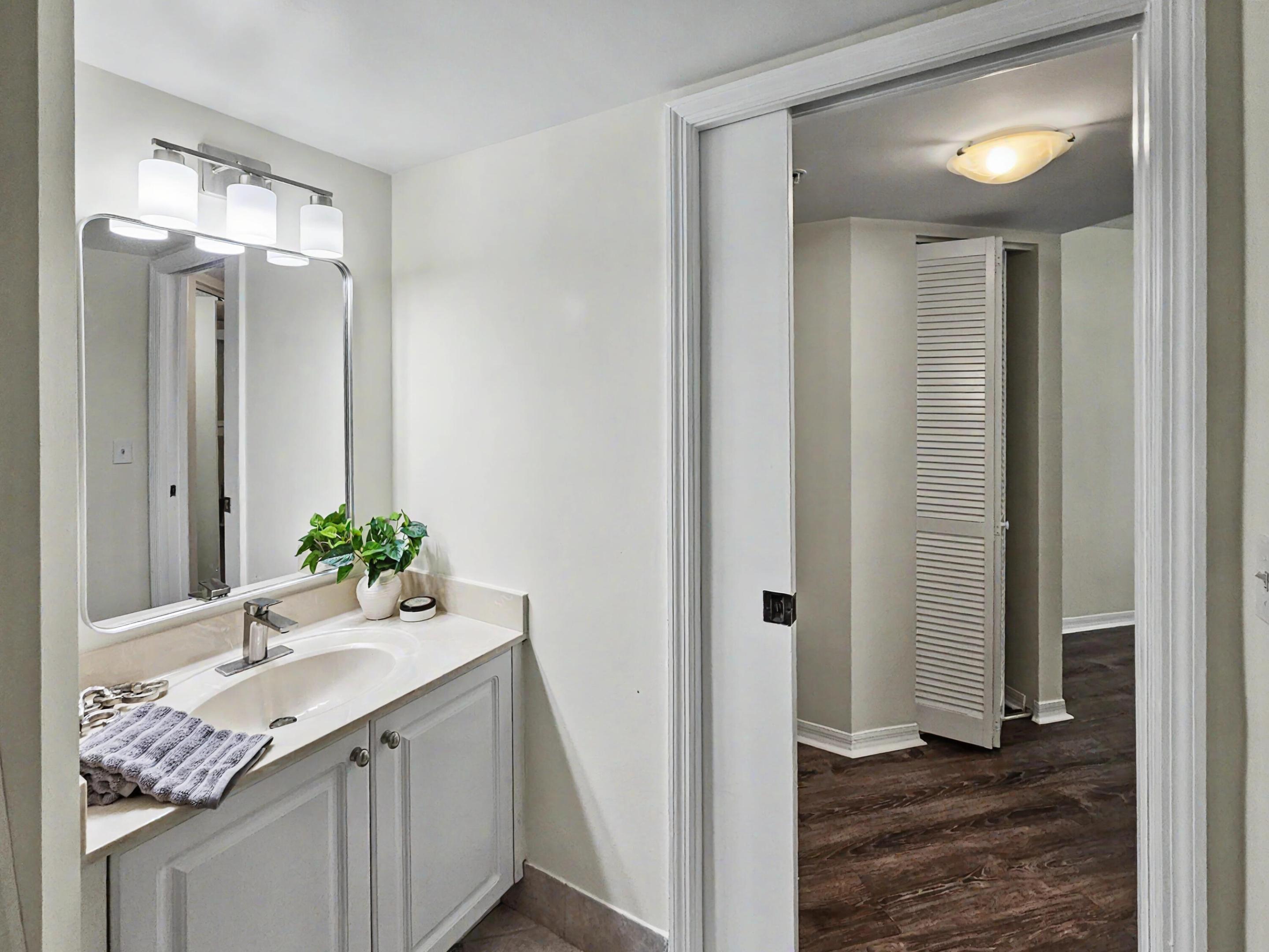 500 Crestwood #504, Royal Palm Beach FL 33411
