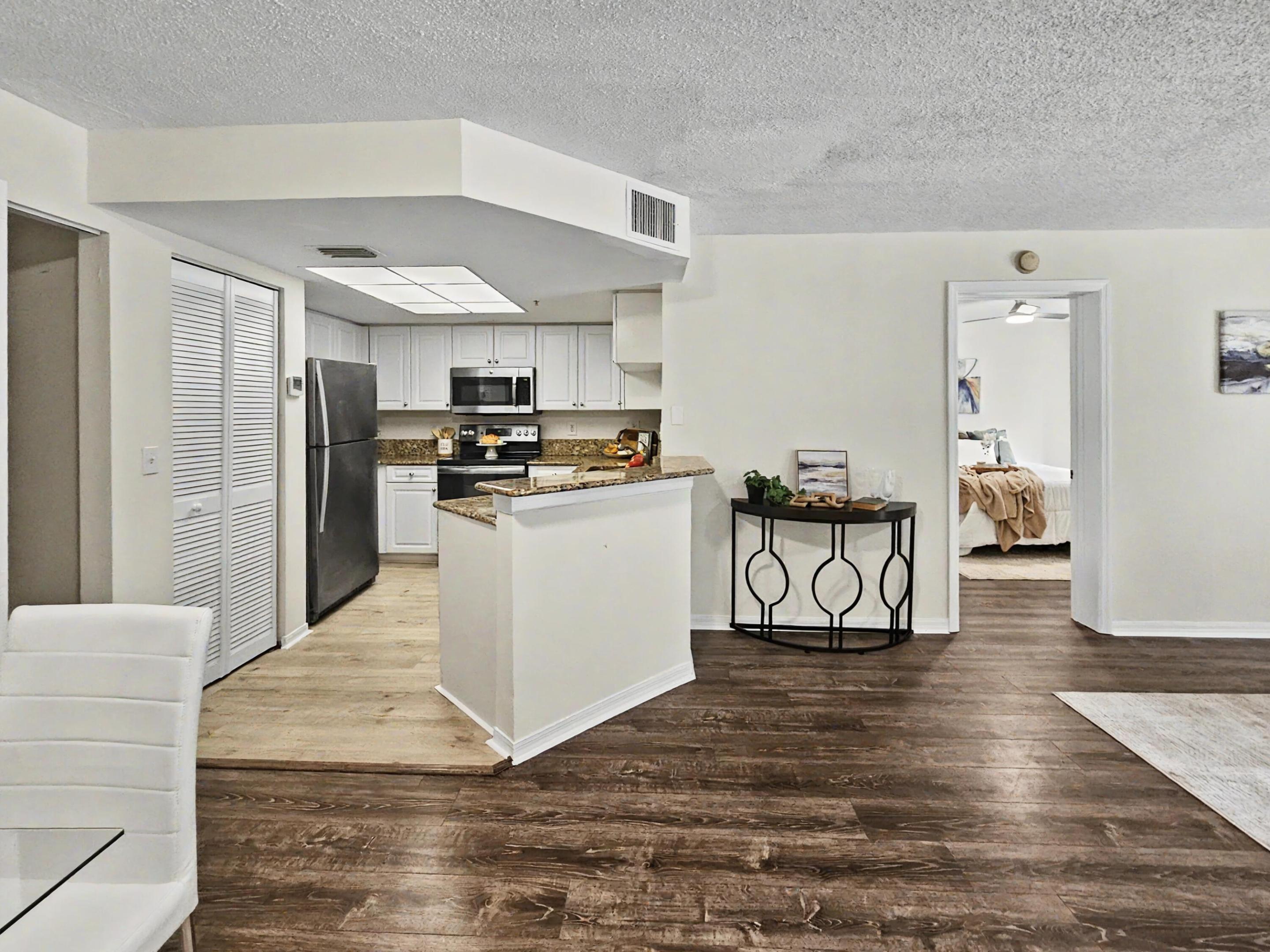 500 Crestwood #504, Royal Palm Beach FL 33411