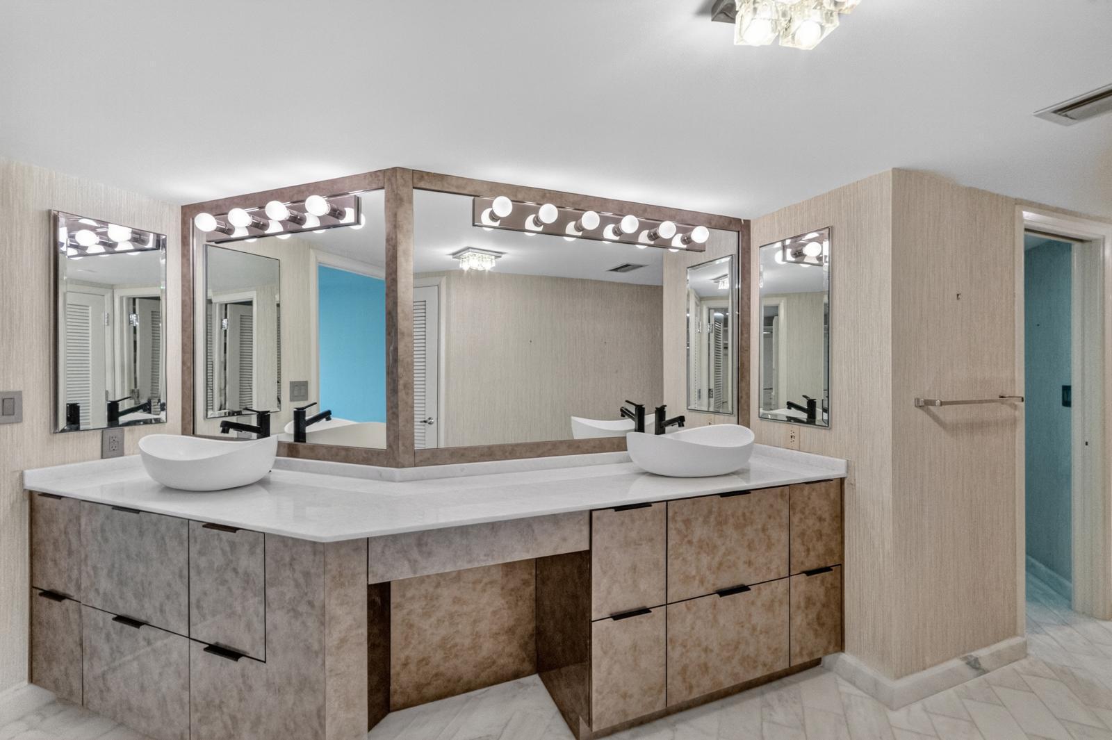 100 Lakeshore #1755, North Palm Beach FL 33408