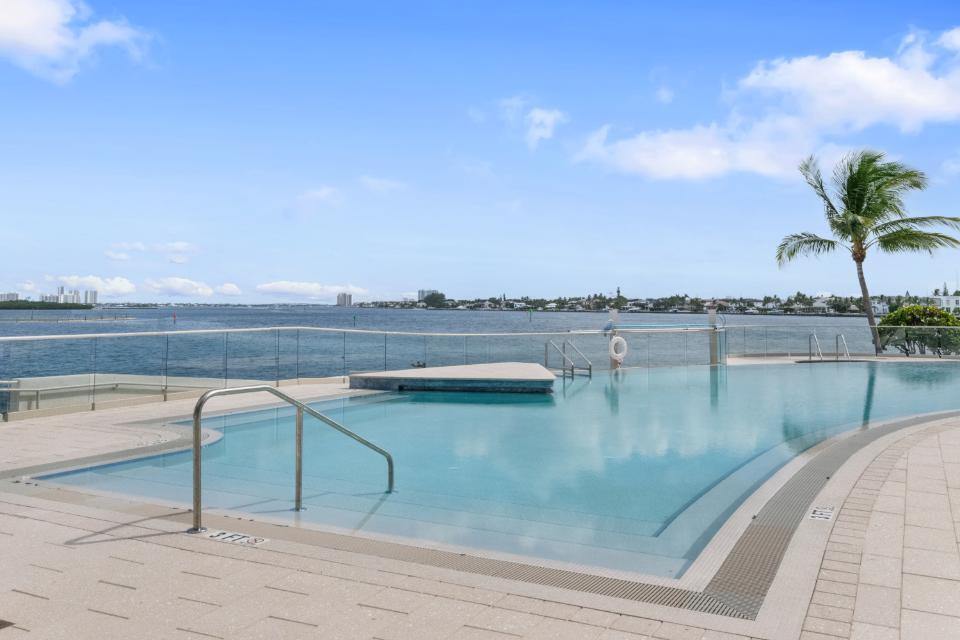 100 Lakeshore #1755, North Palm Beach FL 33408