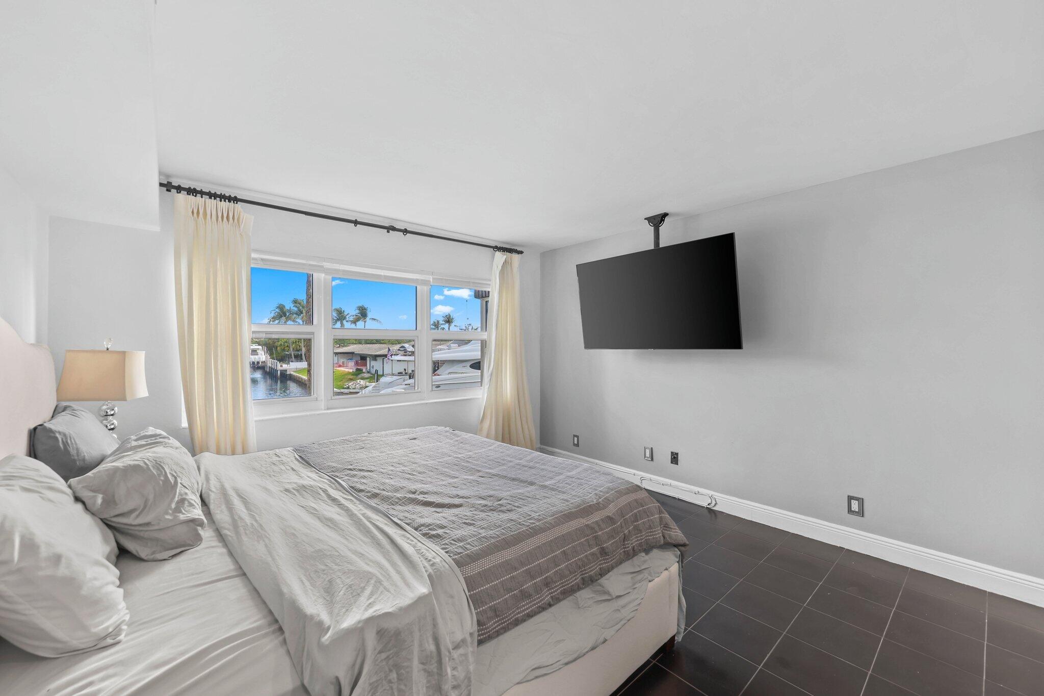 3121 NE 51st #204e, Fort Lauderdale FL 33308