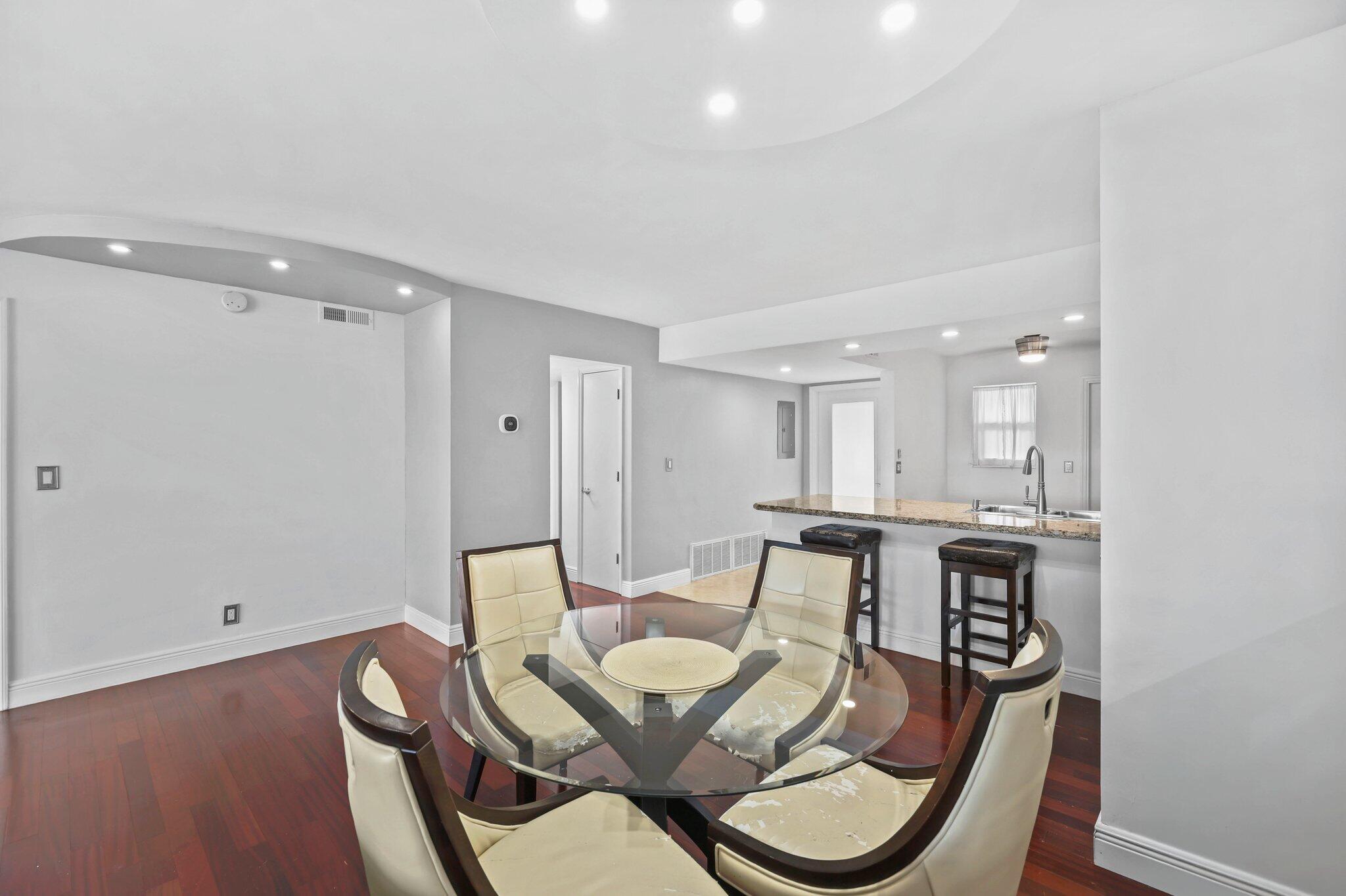3121 NE 51st #204e, Fort Lauderdale FL 33308