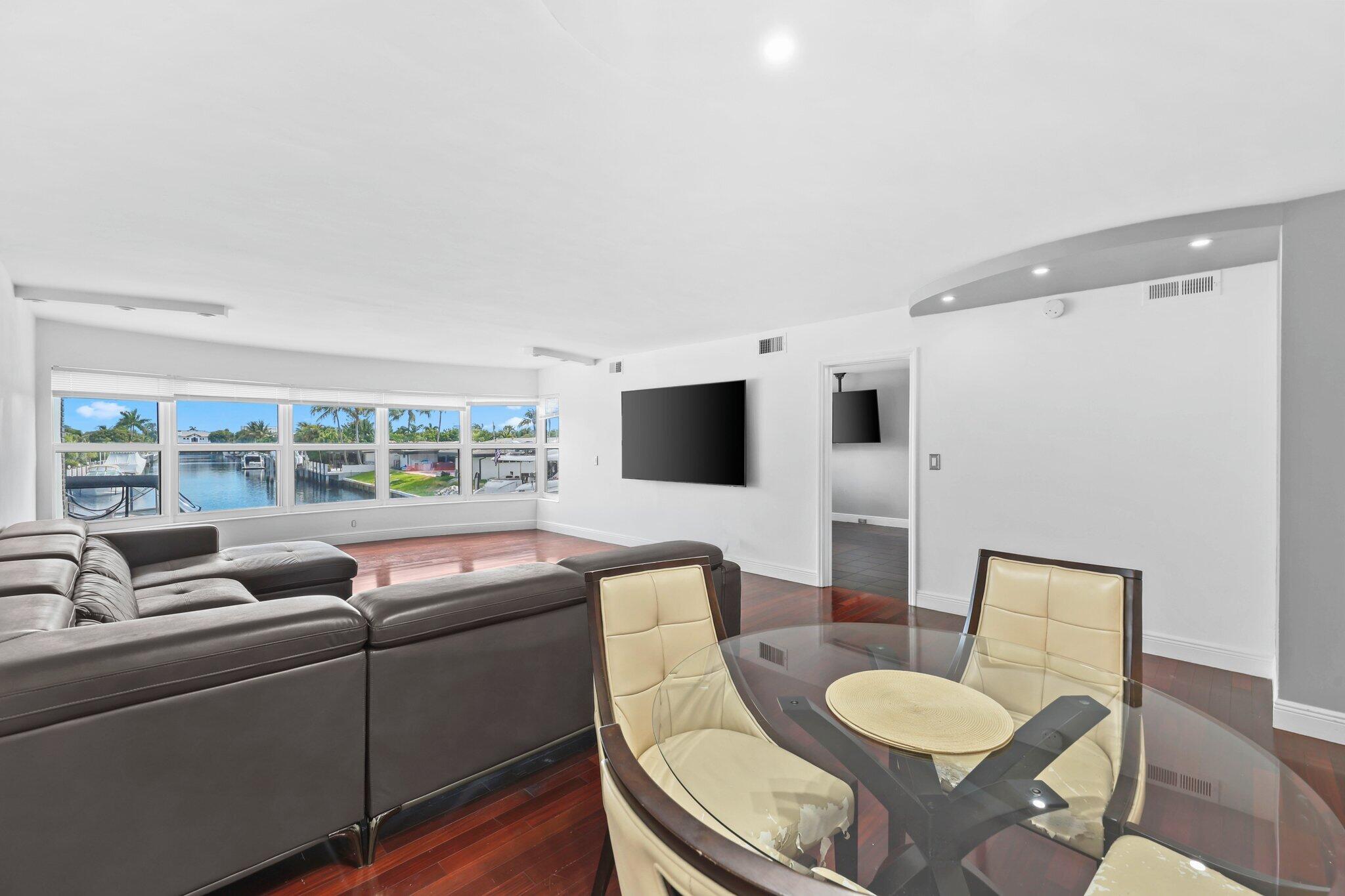3121 NE 51st #204e, Fort Lauderdale FL 33308