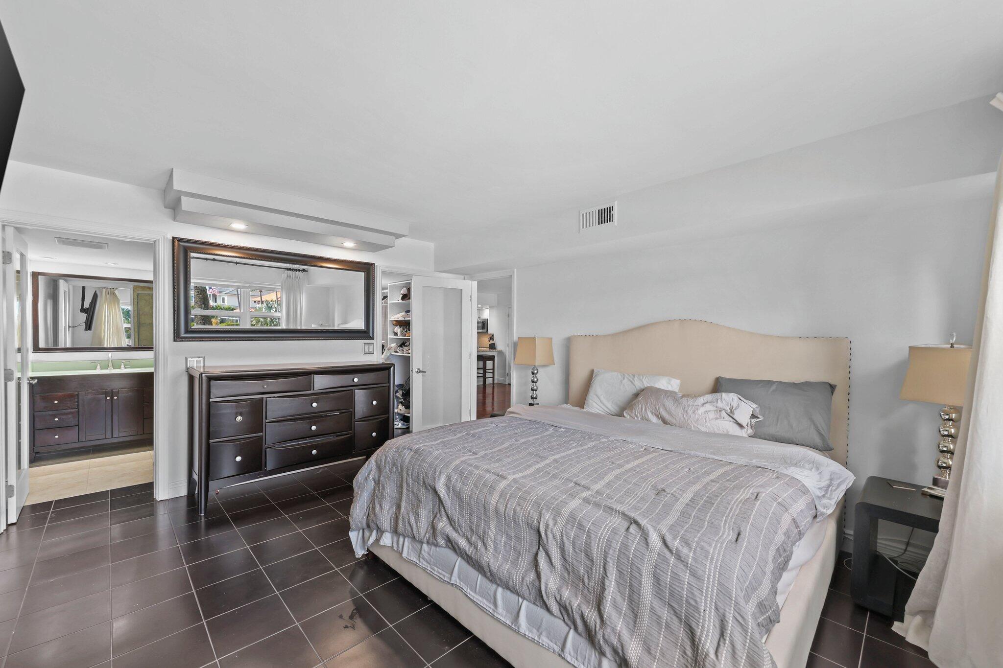3121 NE 51st #204e, Fort Lauderdale FL 33308