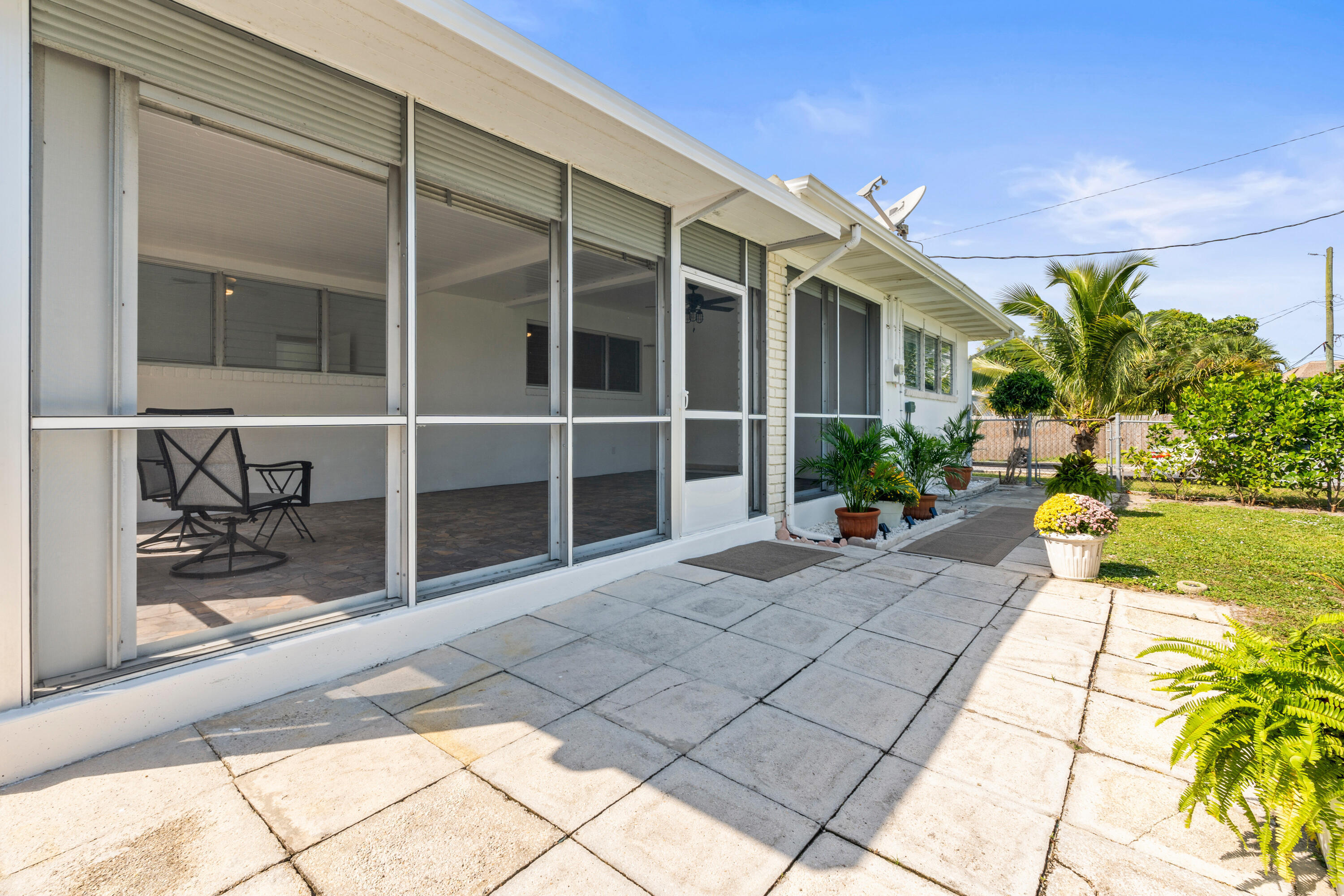 1428 N M, Lake Worth FL 33460