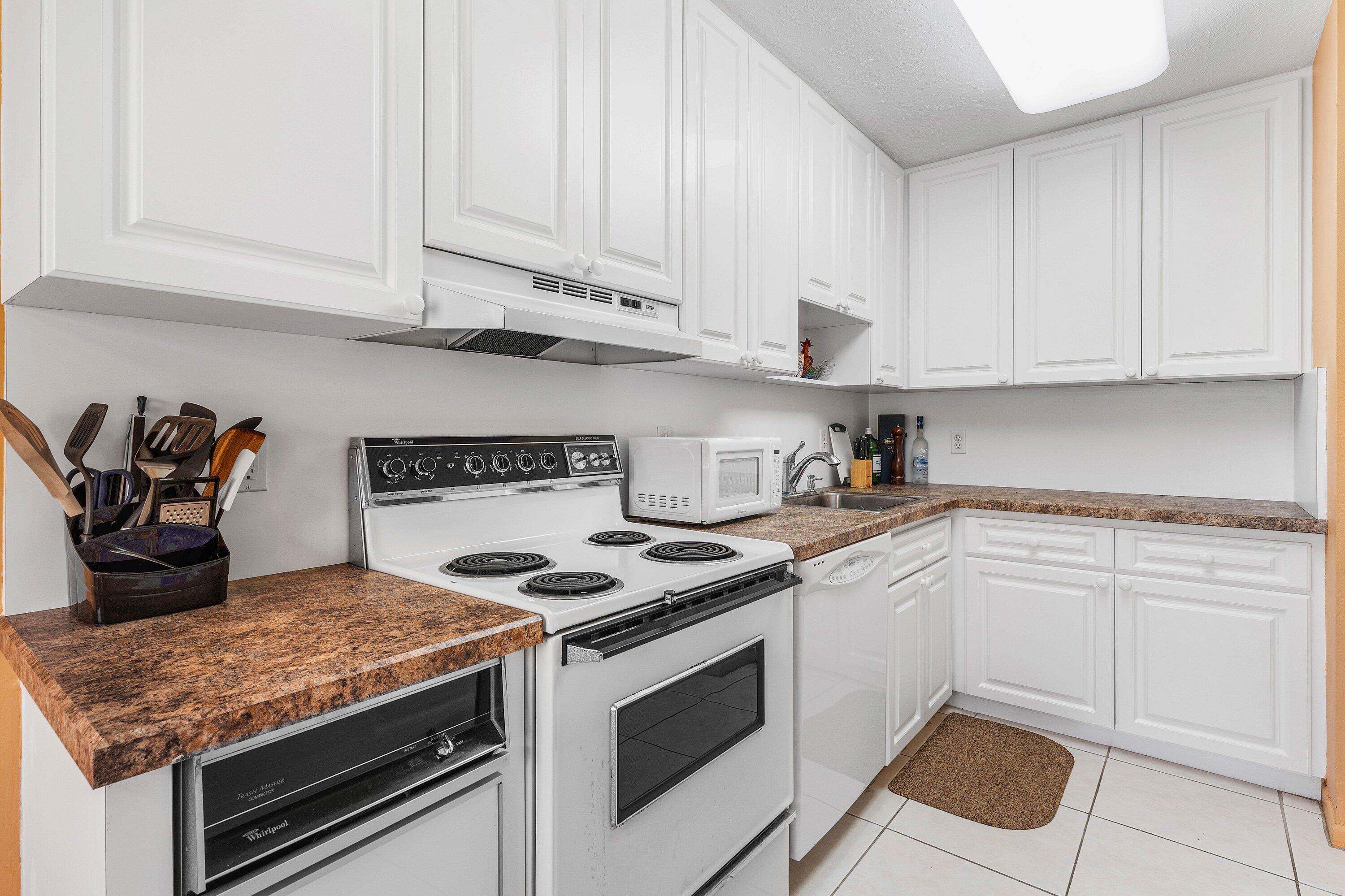 29 Stratford #B, Boynton Beach FL 33436
