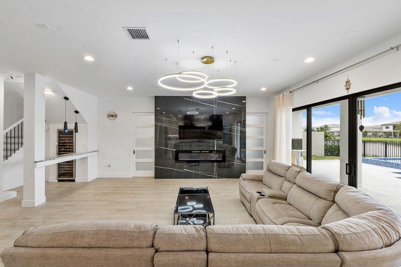 17057 Watersprite Lakes, Boca Raton FL 33496