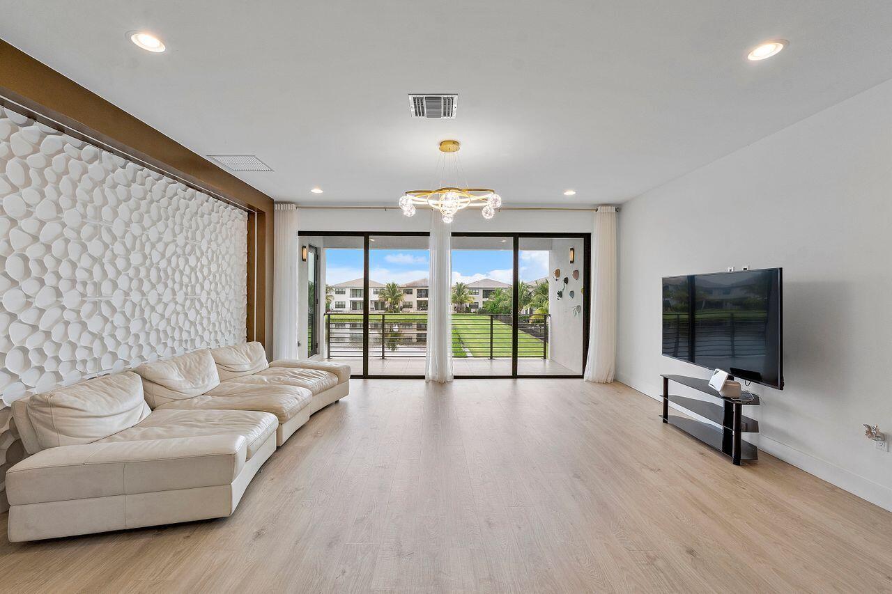 17057 Watersprite Lakes, Boca Raton FL 33496