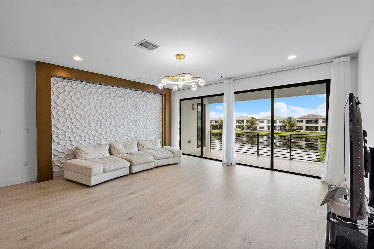 17057 Watersprite Lakes, Boca Raton FL 33496