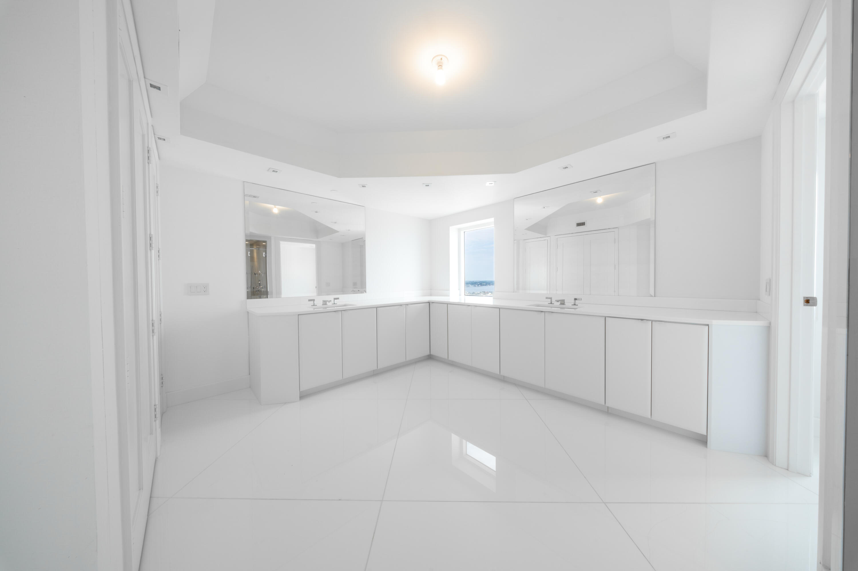 2700 N Ocean #2501a, Riviera Beach FL 33404