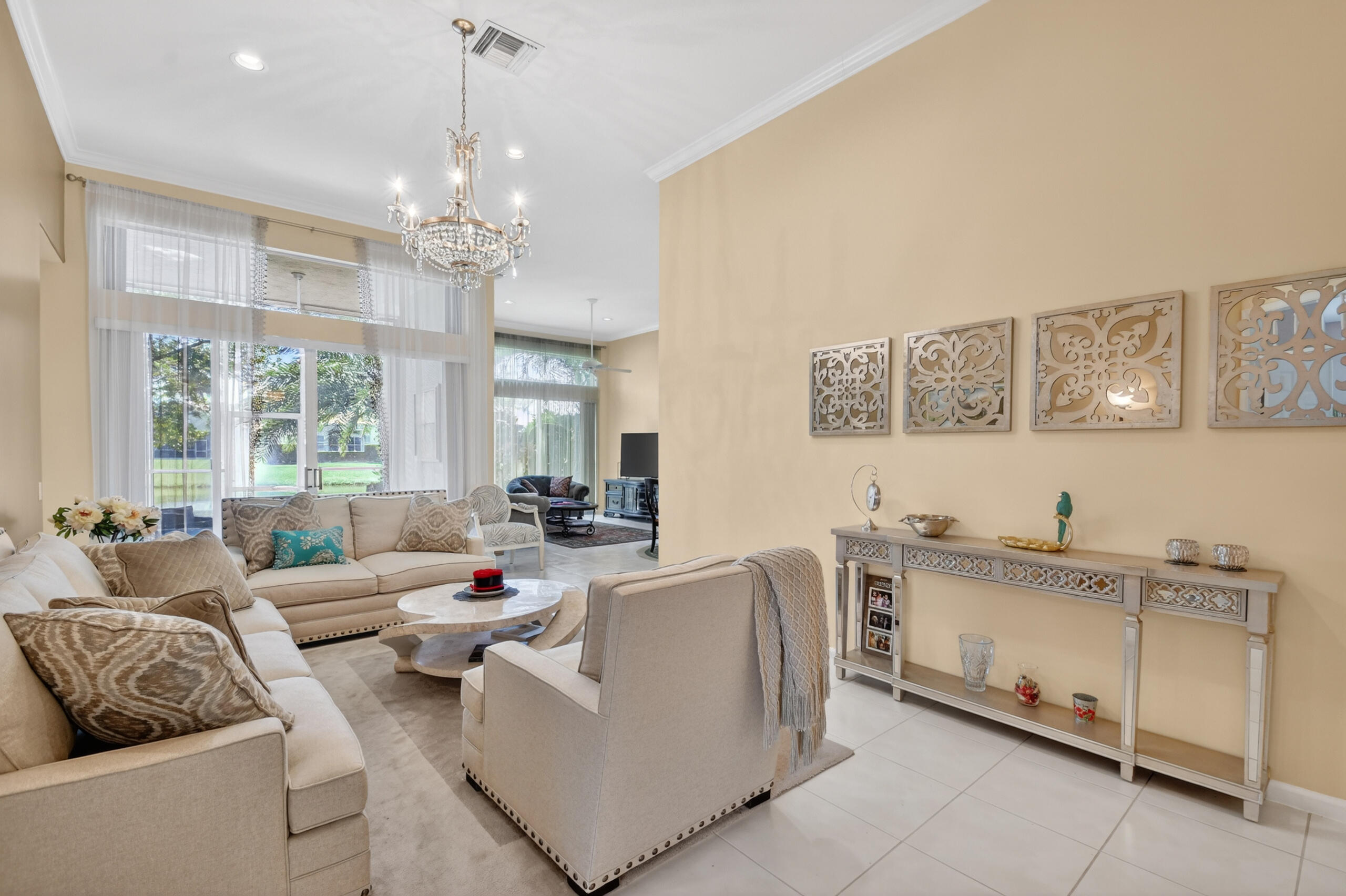 109 Palm, Atlantis FL 33462