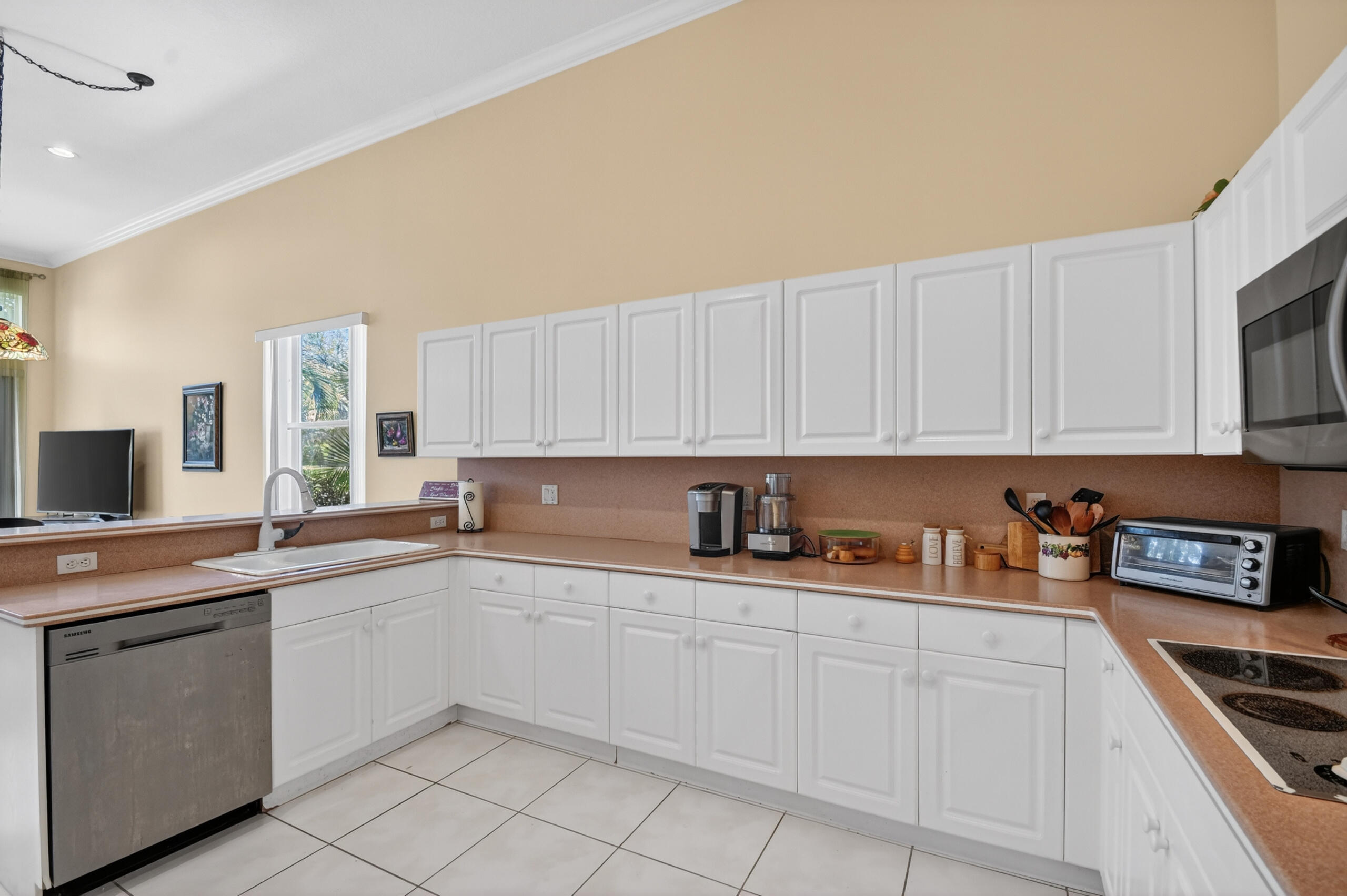 109 Palm, Atlantis FL 33462