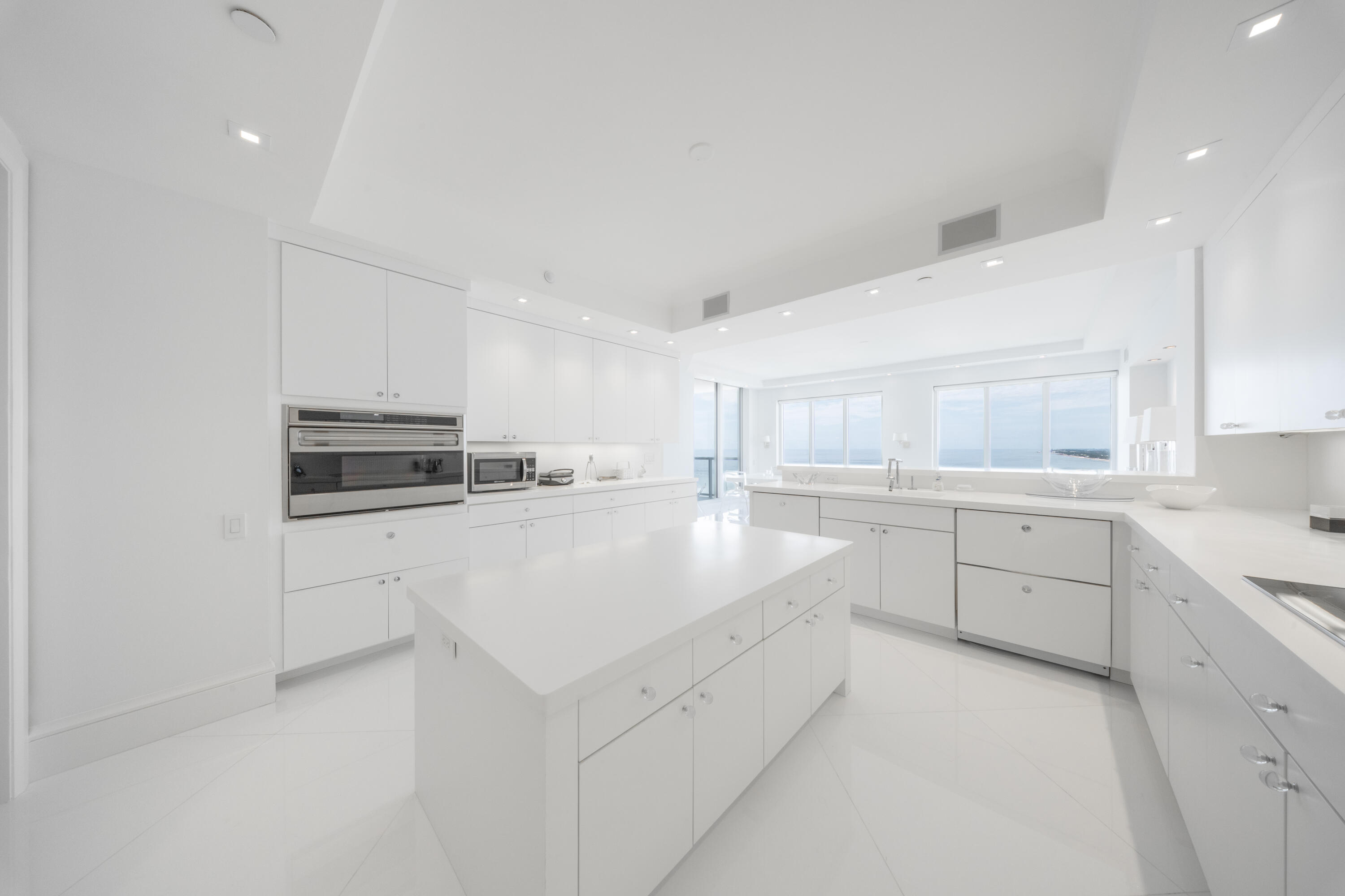 2700 N Ocean #2503a, Riviera Beach FL 33404