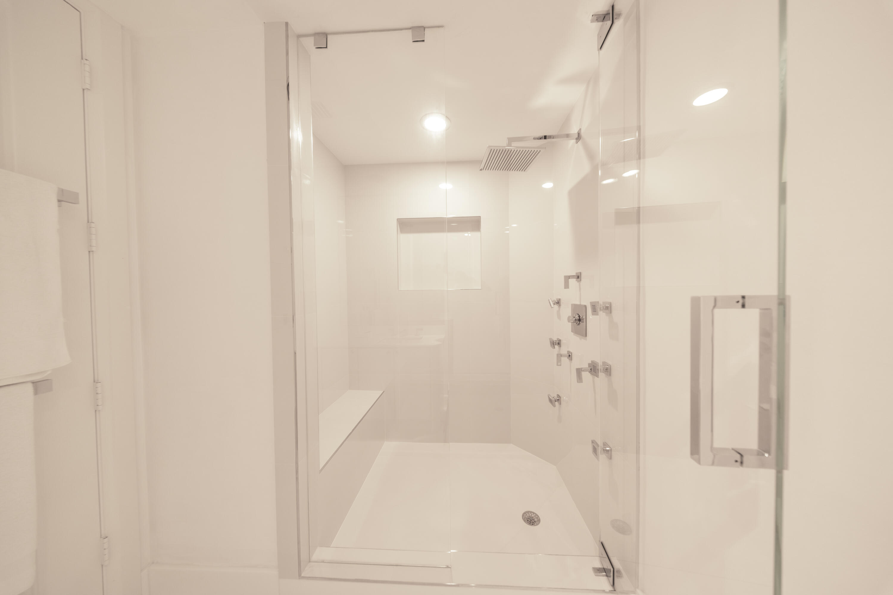 2700 N Ocean #2503a, Riviera Beach FL 33404