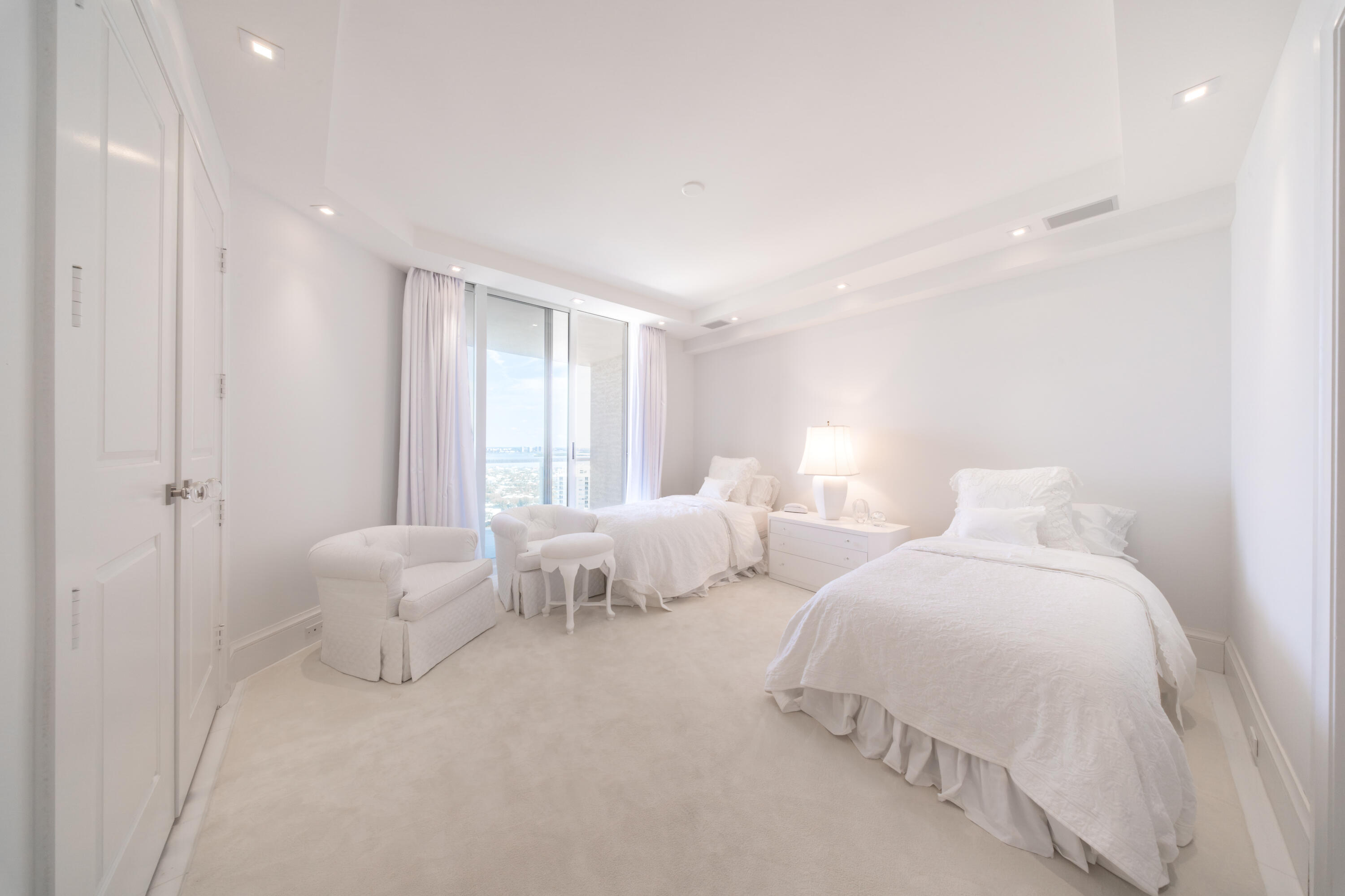 2700 N Ocean #2503a, Riviera Beach FL 33404