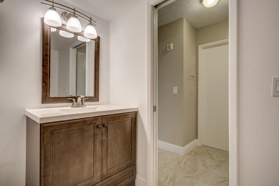 140 Yacht Club #206, Hypoluxo FL 33462