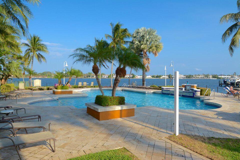 140 Yacht Club #206, Hypoluxo FL 33462