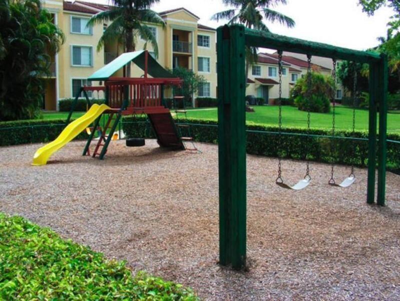 140 Yacht Club #206, Hypoluxo FL 33462