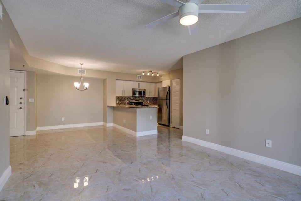 140 Yacht Club #206, Hypoluxo FL 33462