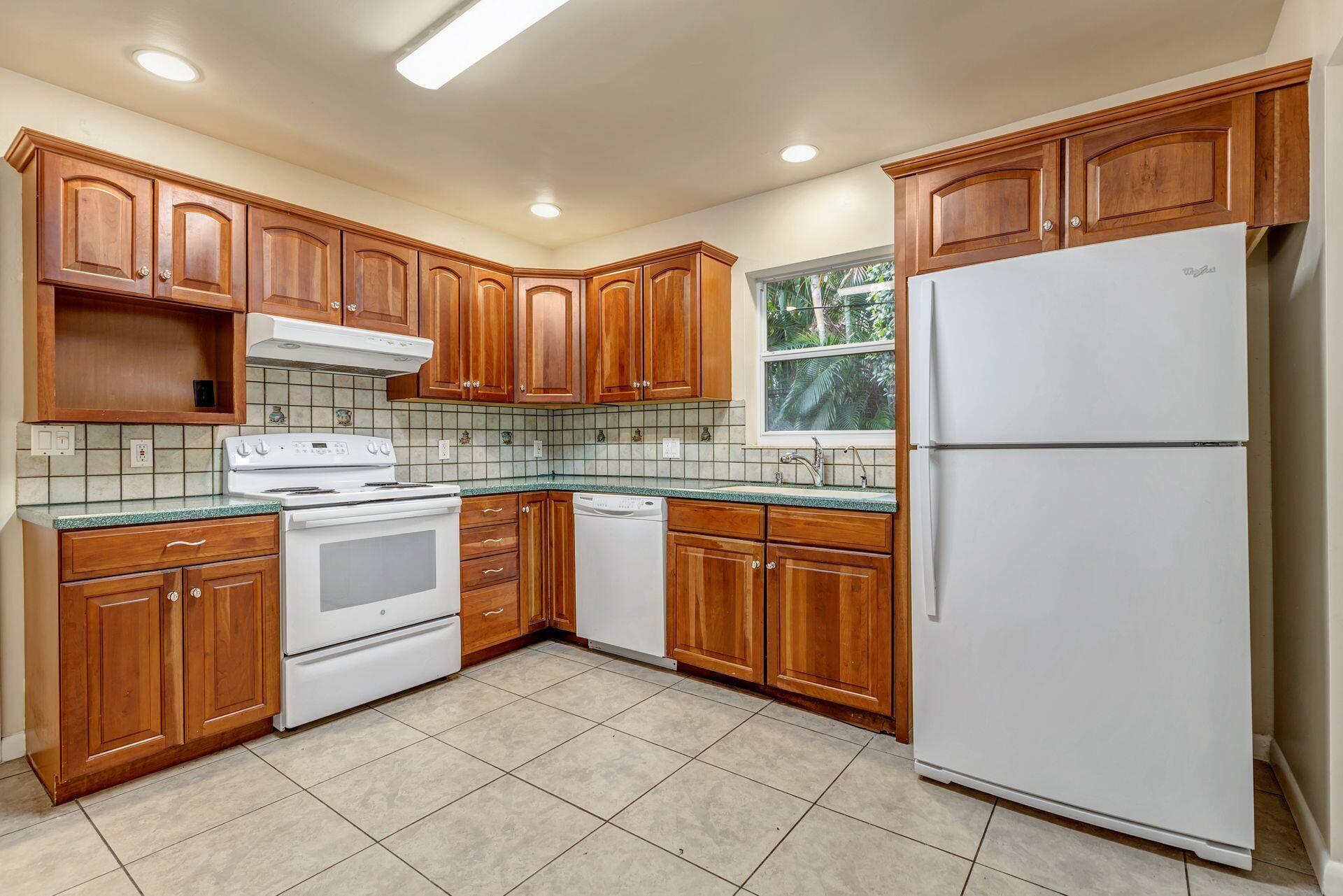 118 Linda, West Palm Beach FL 33405