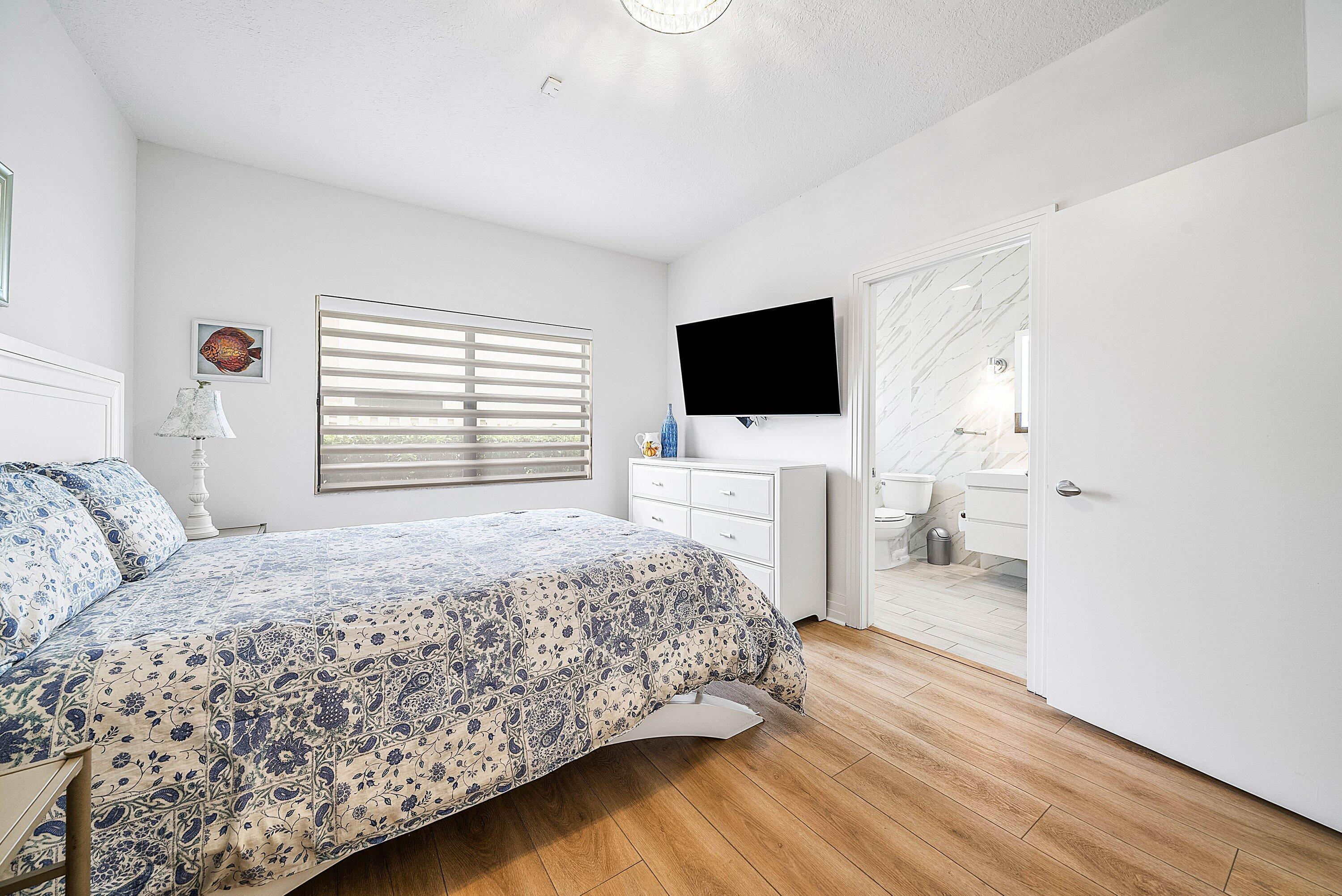 4976 Bocaire, Boca Raton FL 33487