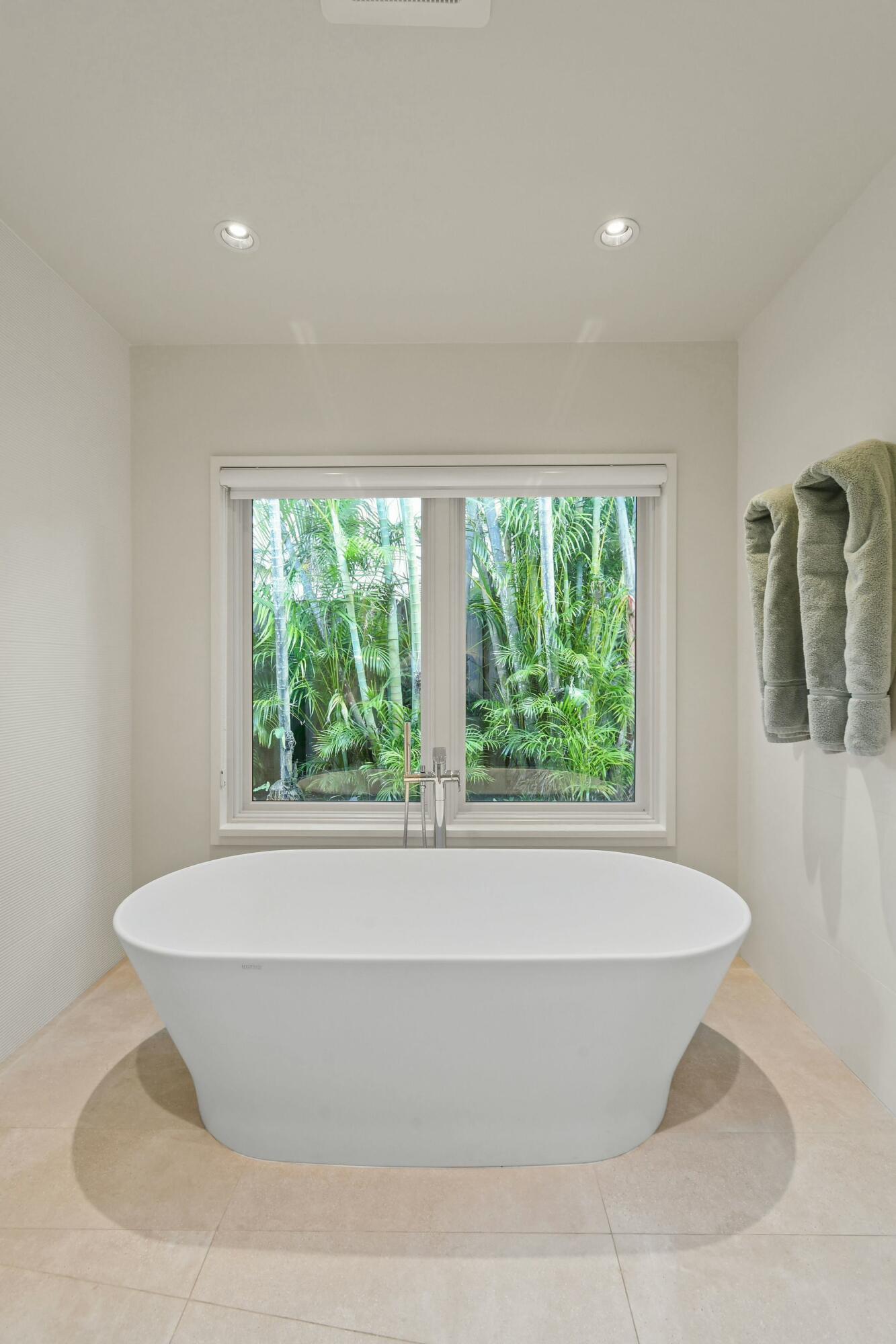 170 Beacon, Jupiter Inlet Colony FL 33469