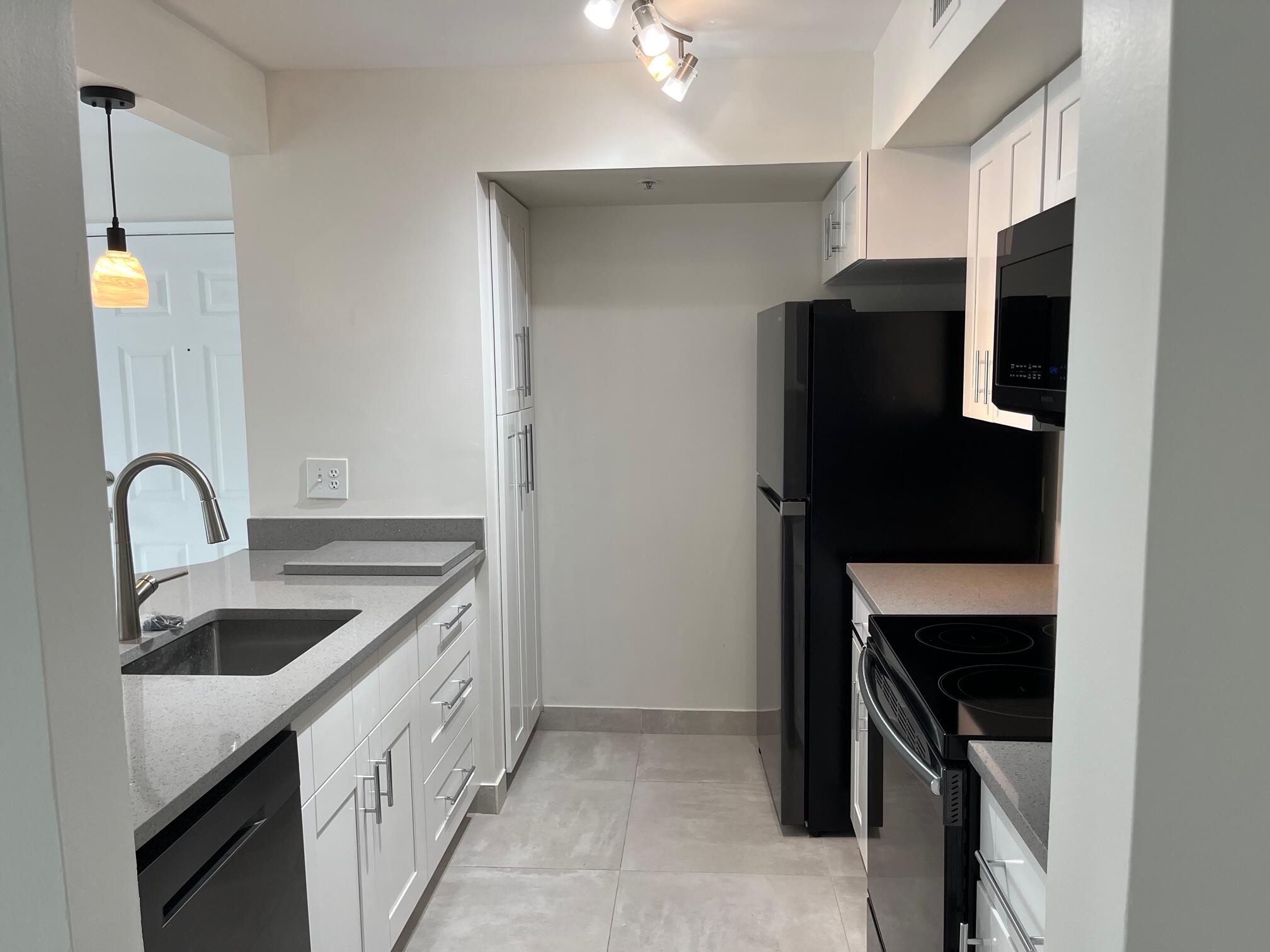 160 Yacht Club #209, Hypoluxo FL 33462