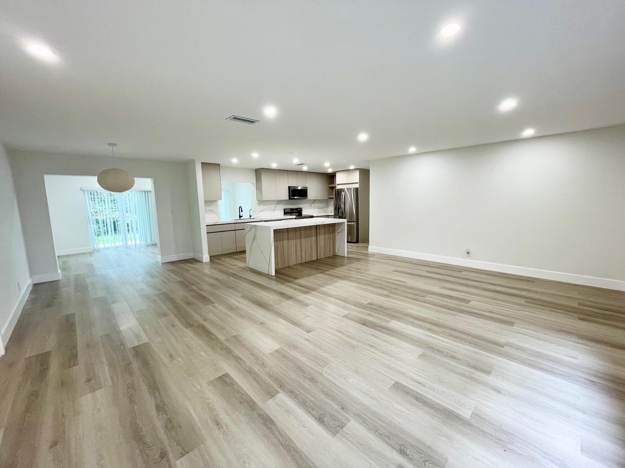 8205 NW 106th, Tamarac FL 33321
